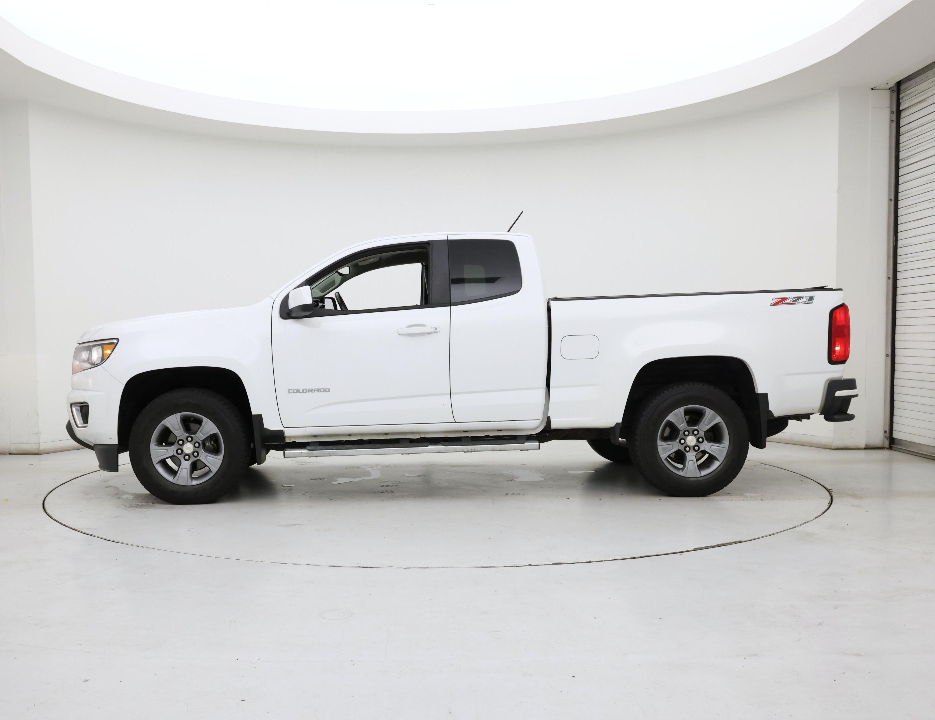 Thumbnail: 2015 Chevrolet Colorado - 3