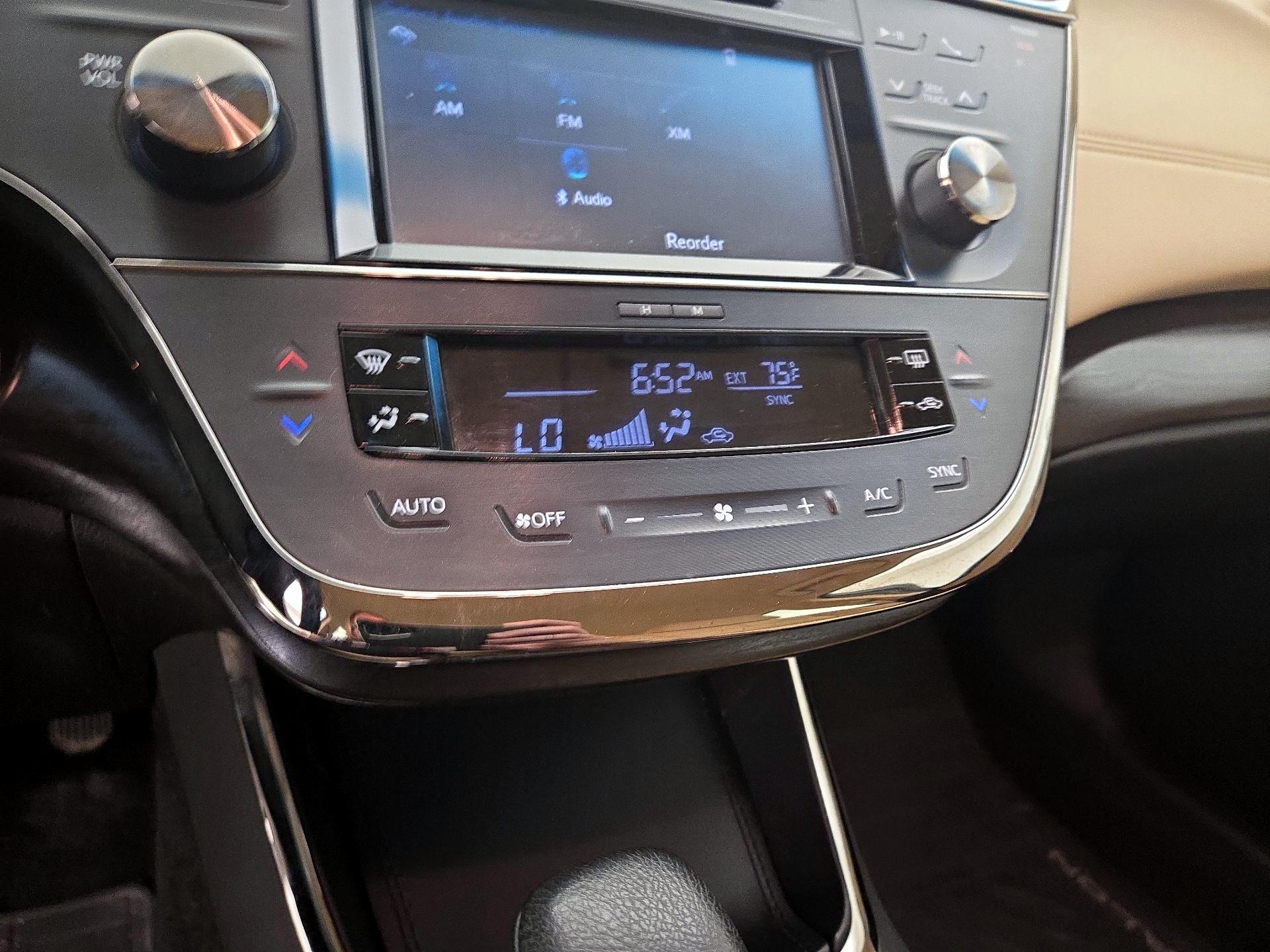 Thumbnail: 2016 Toyota Avalon - 16