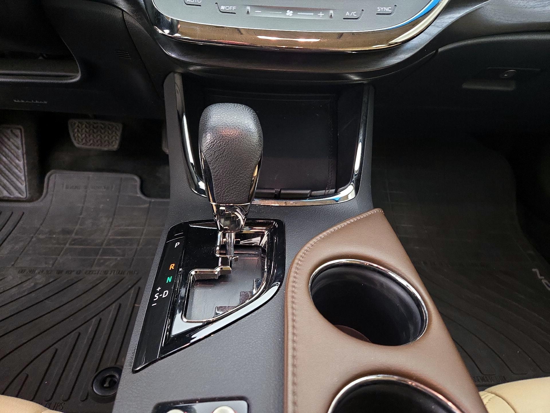 Thumbnail: 2016 Toyota Avalon - 17