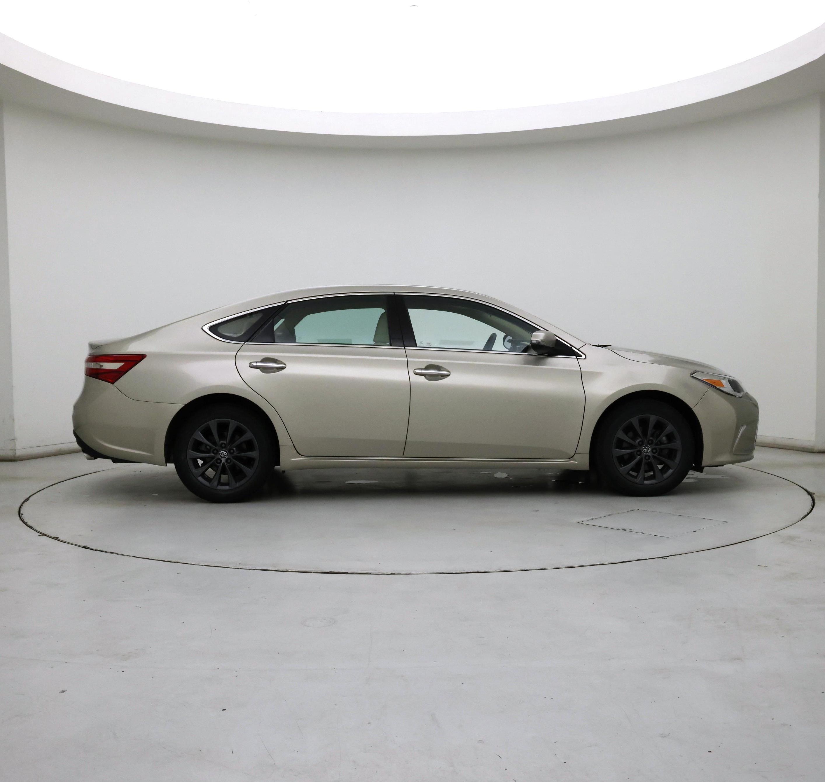 Thumbnail: 2016 Toyota Avalon - 7