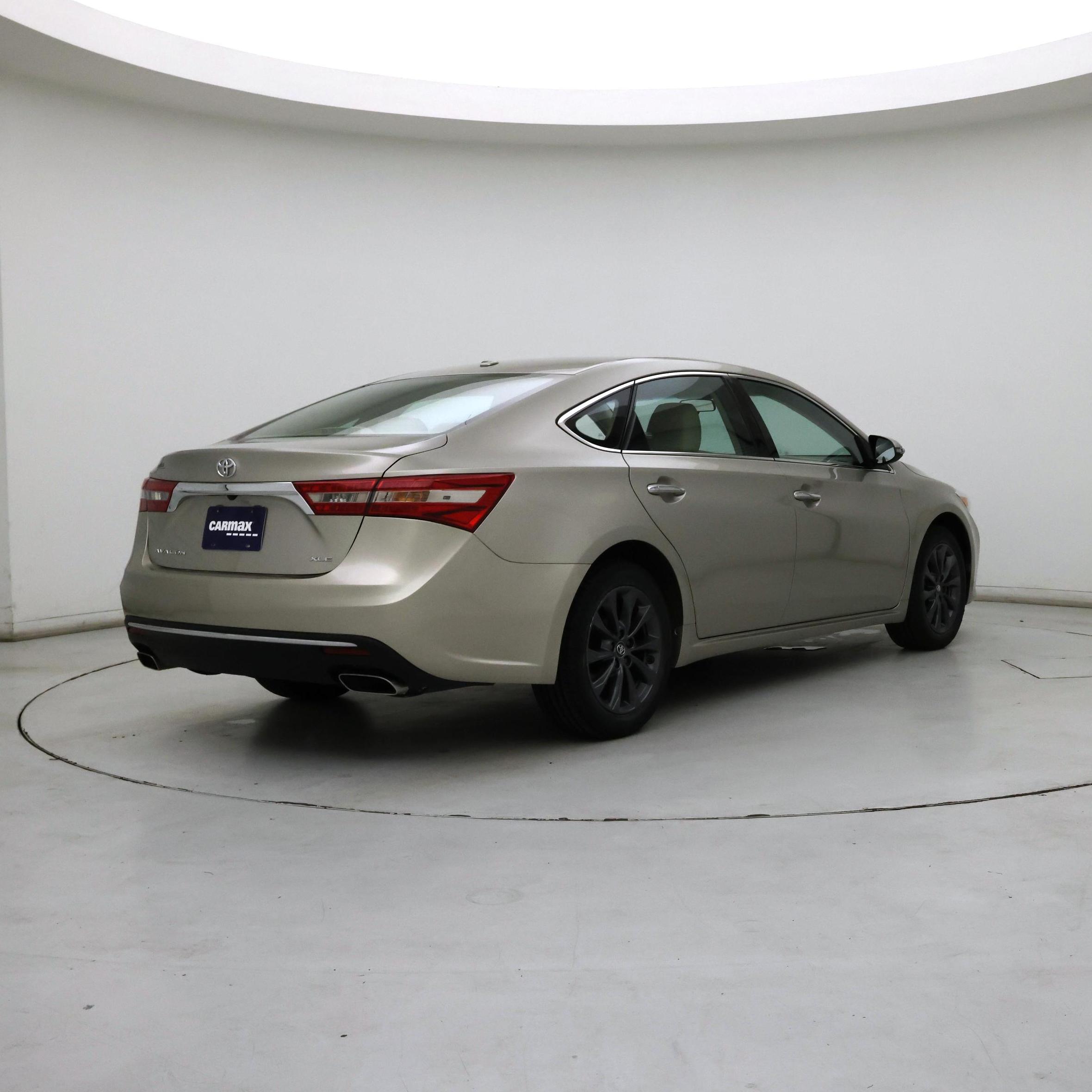 Thumbnail: 2016 Toyota Avalon - 8