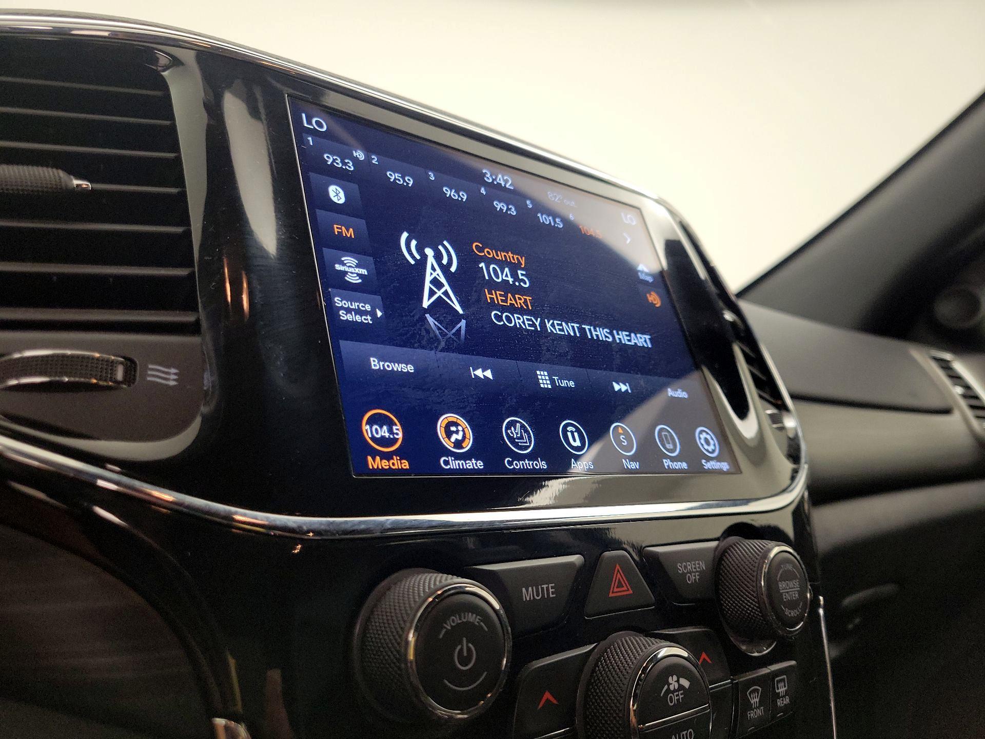 Thumbnail: 2021 Jeep Grand Cherokee - 16
