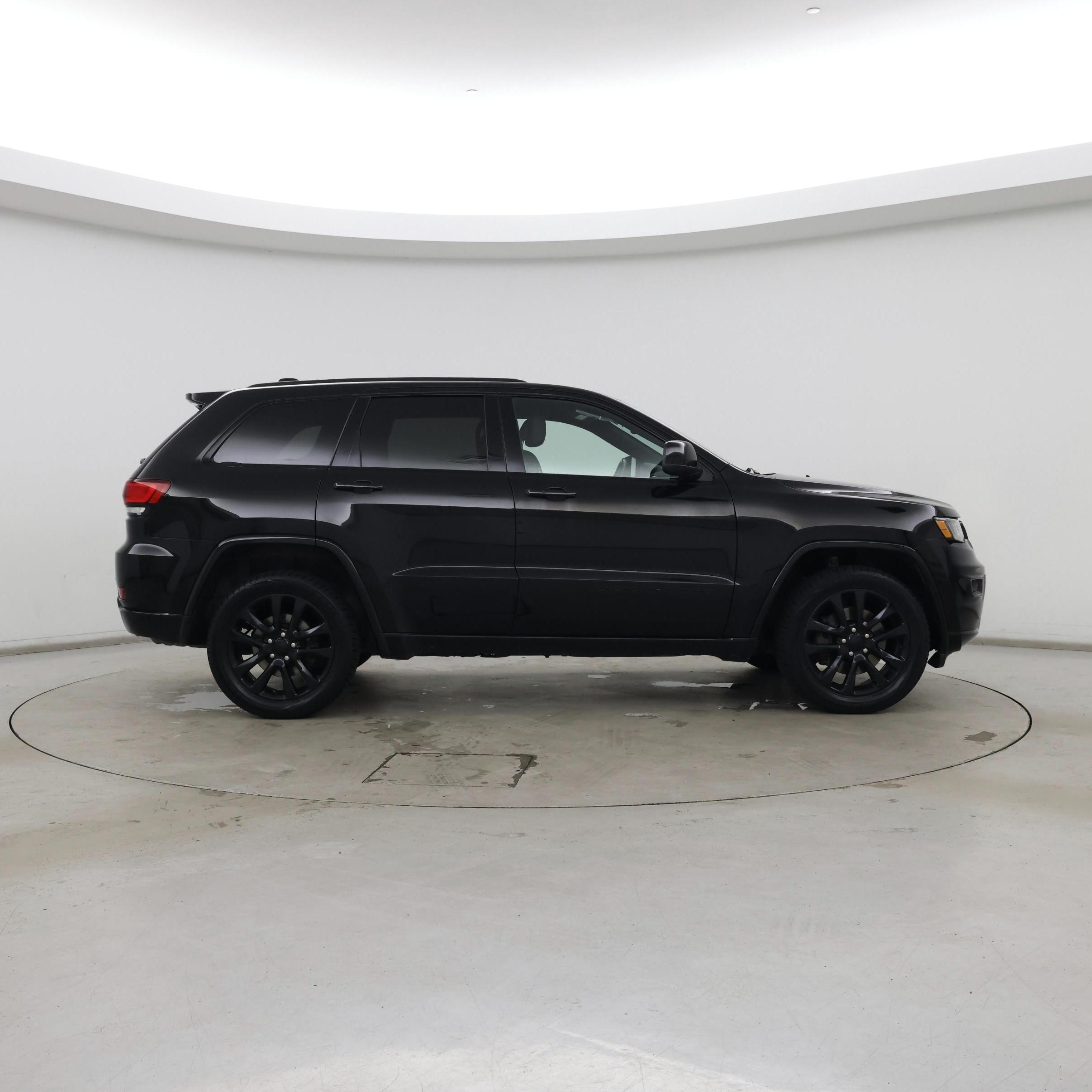 Thumbnail: 2021 Jeep Grand Cherokee - 7