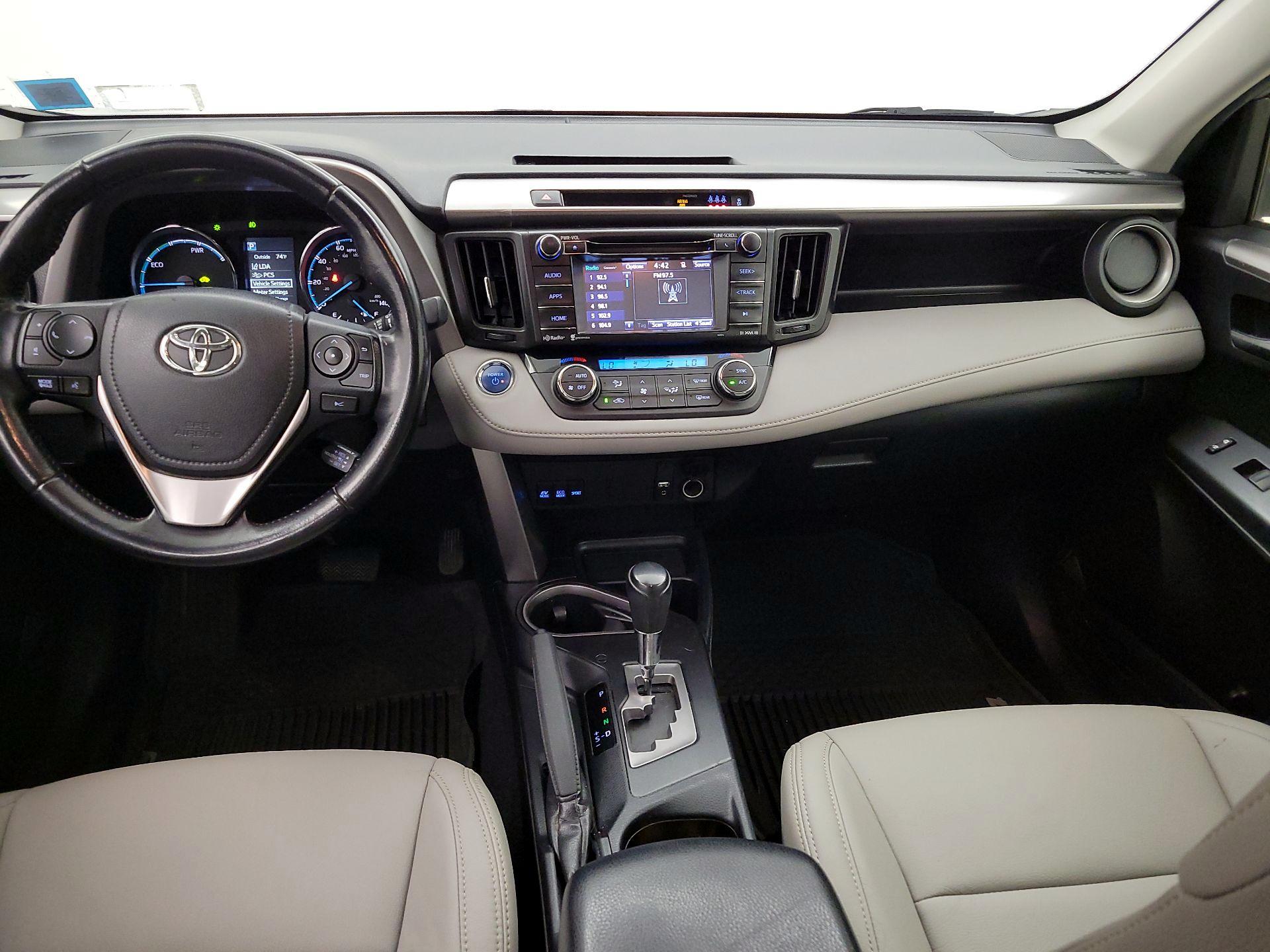 Thumbnail: 2017 Toyota RAV4 - 9