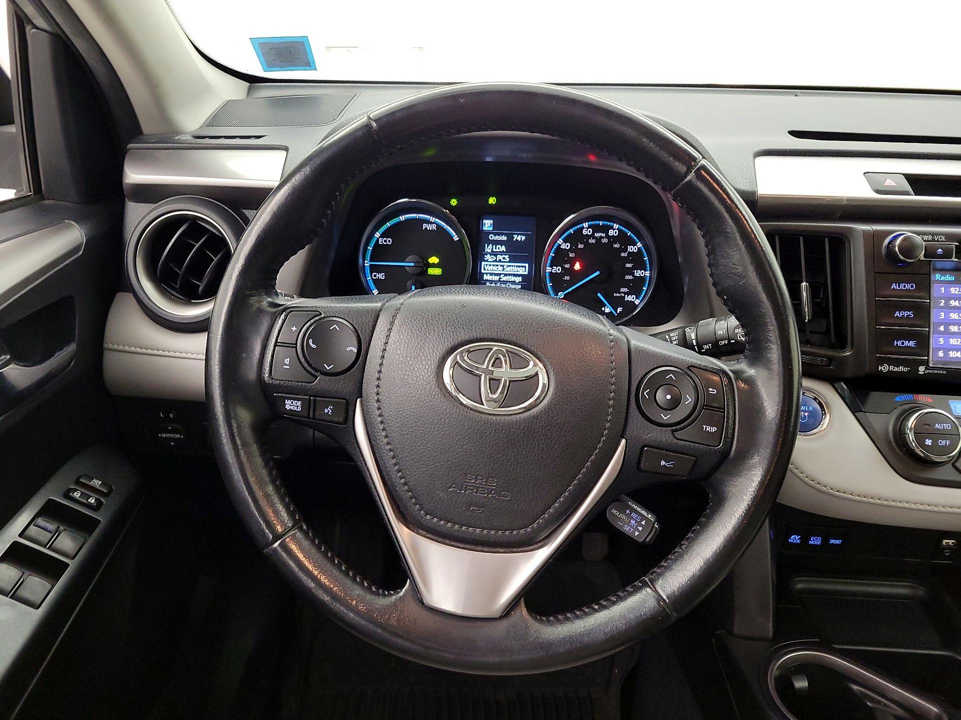 Thumbnail: 2017 Toyota RAV4 - 10