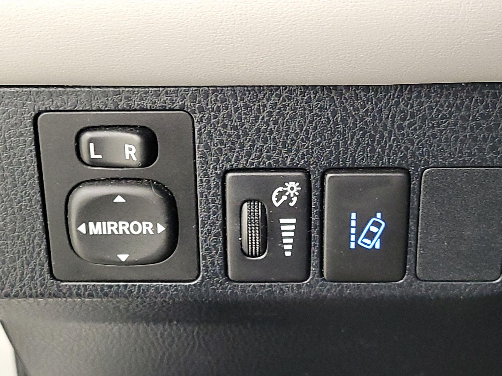 Thumbnail: 2017 Toyota RAV4 - 13