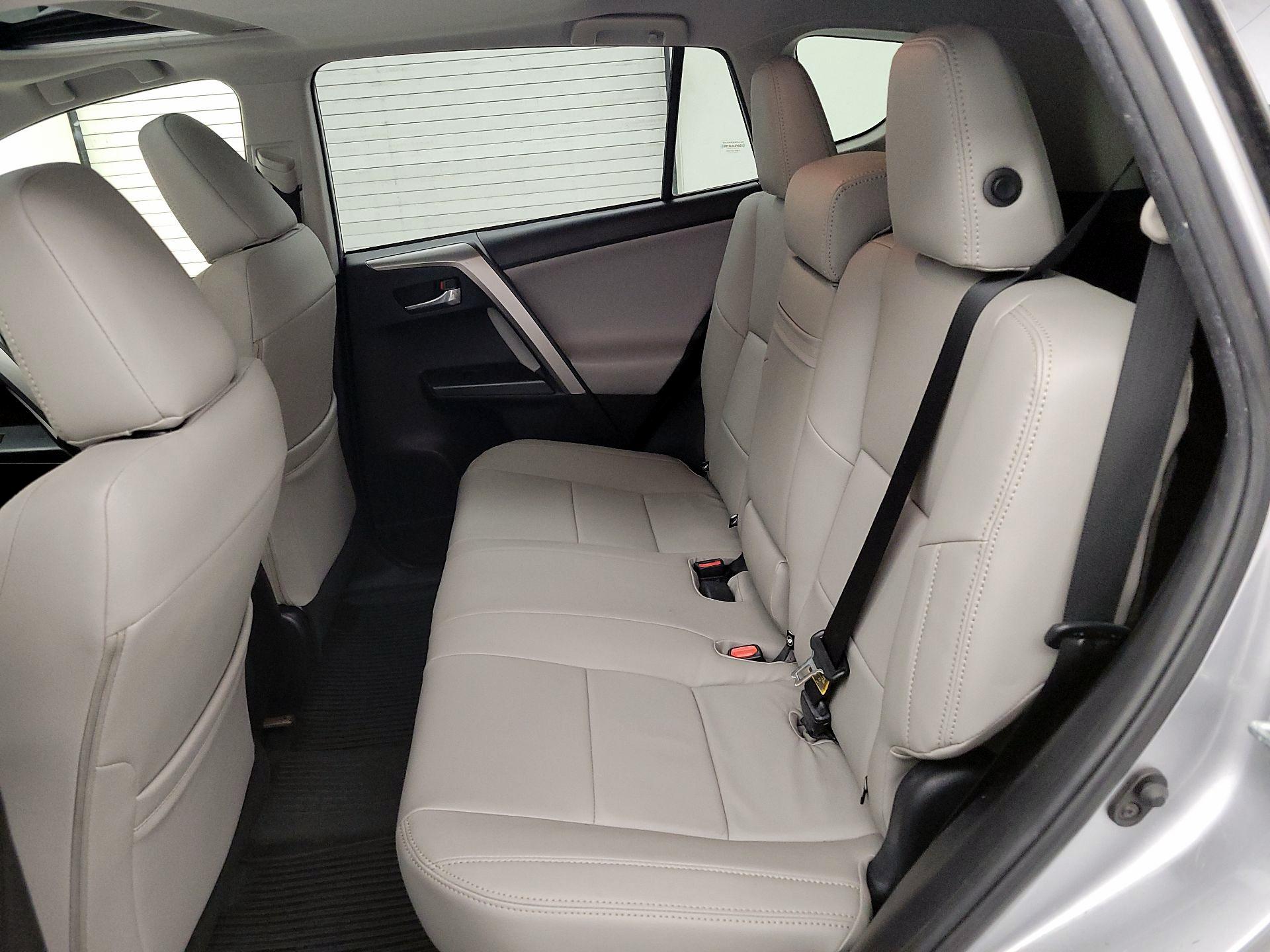 Thumbnail: 2017 Toyota RAV4 - 20