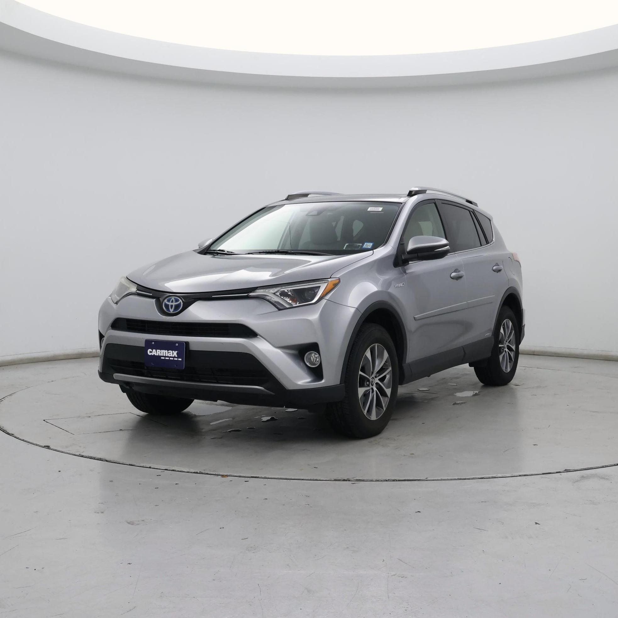Thumbnail: 2017 Toyota RAV4 - 4