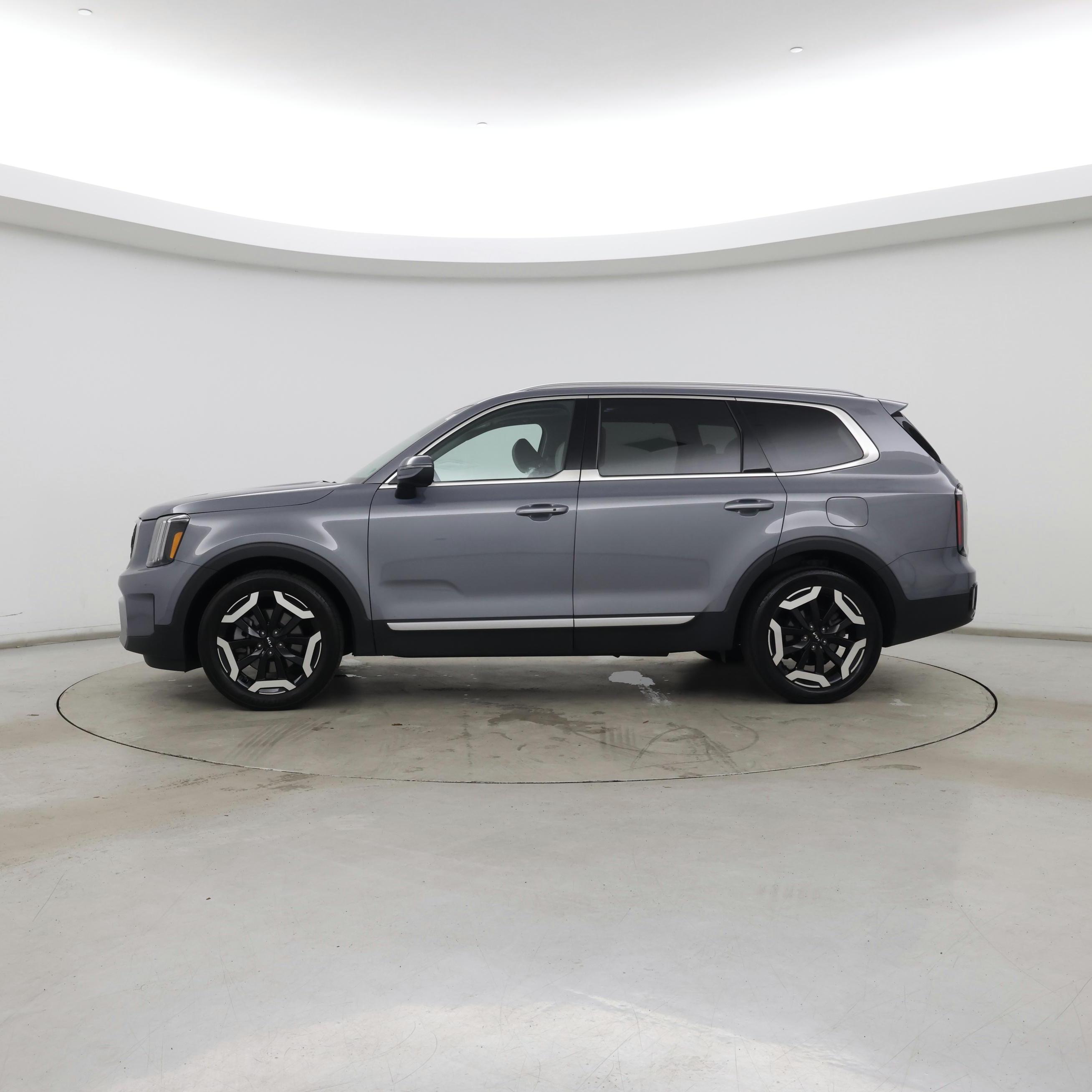Thumbnail: 2023 Kia Telluride - 3