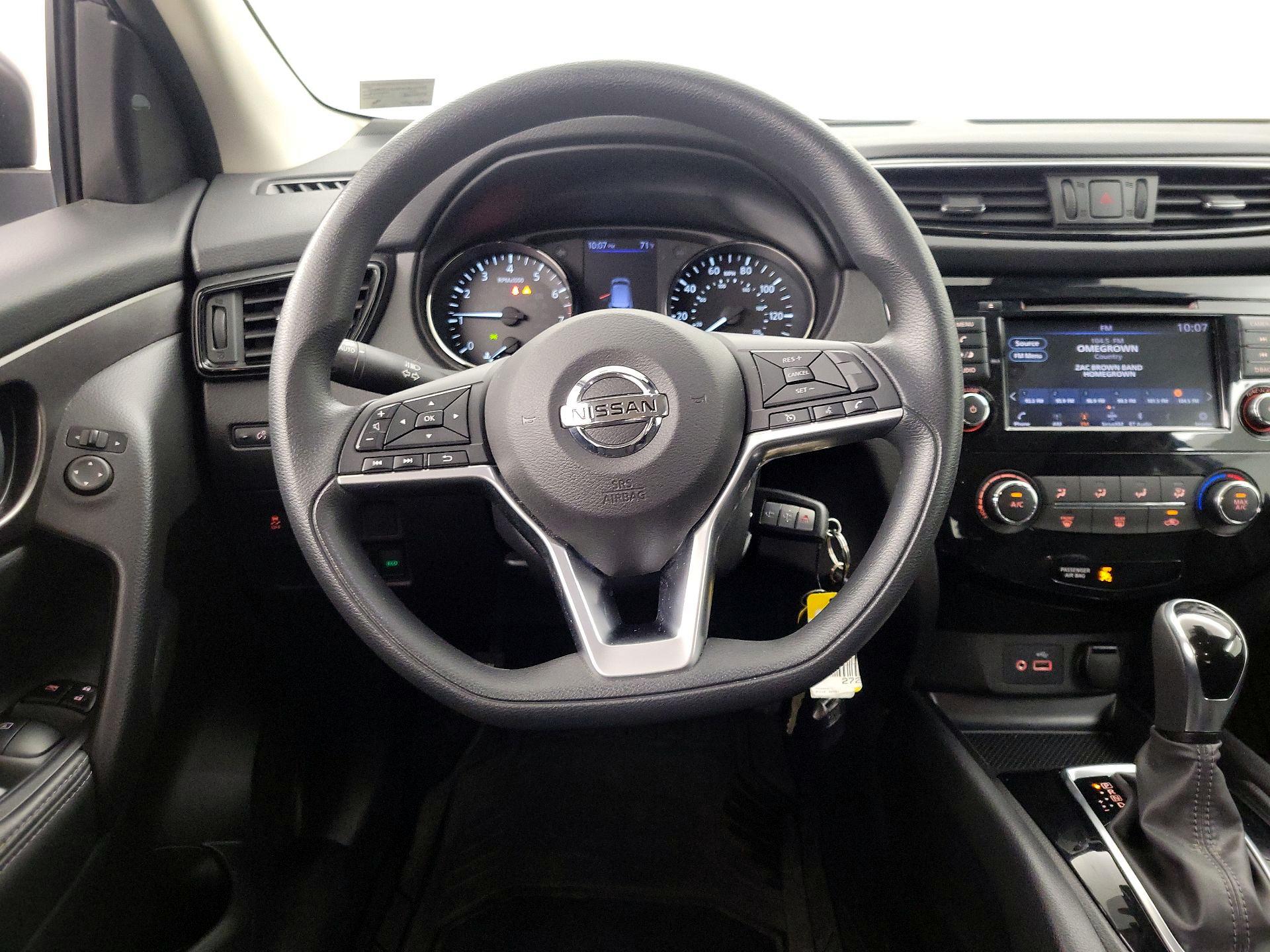 Thumbnail: 2020 Nissan Rogue Sport - 10