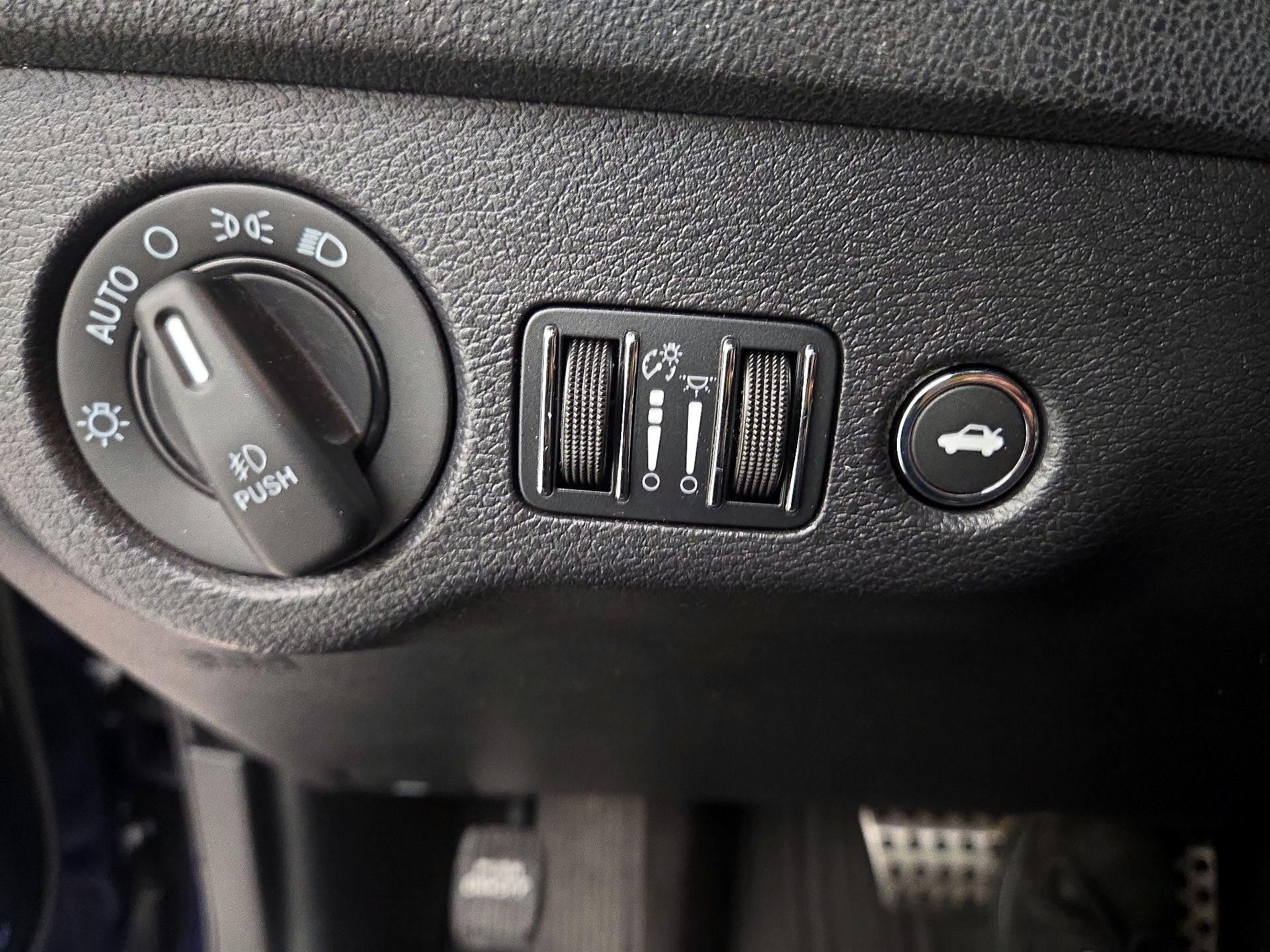 Thumbnail: 2016 Dodge Charger - 13