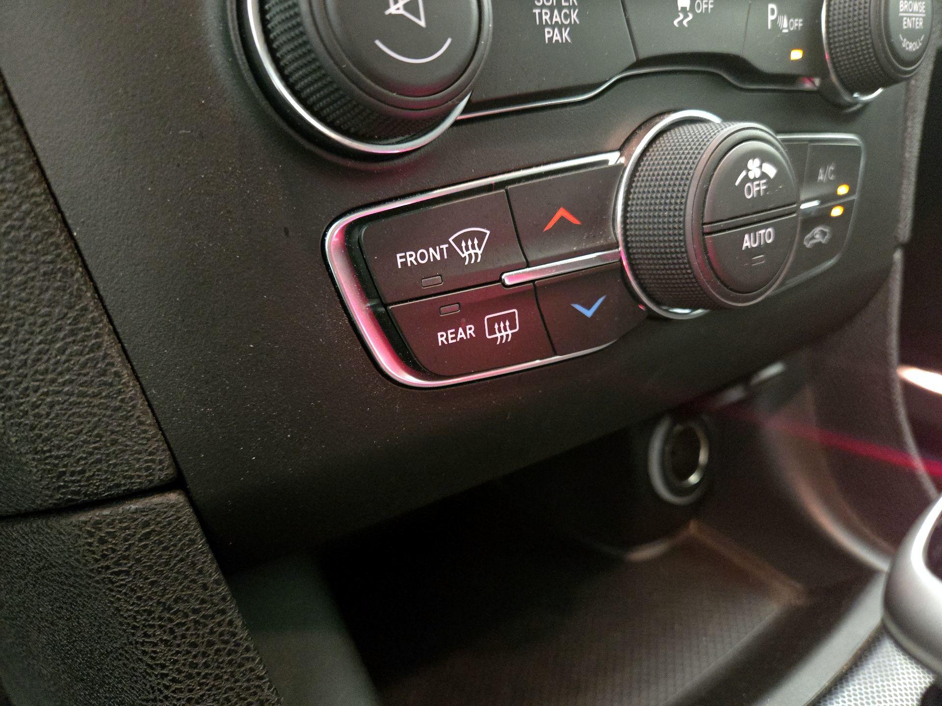 Thumbnail: 2016 Dodge Charger - 16