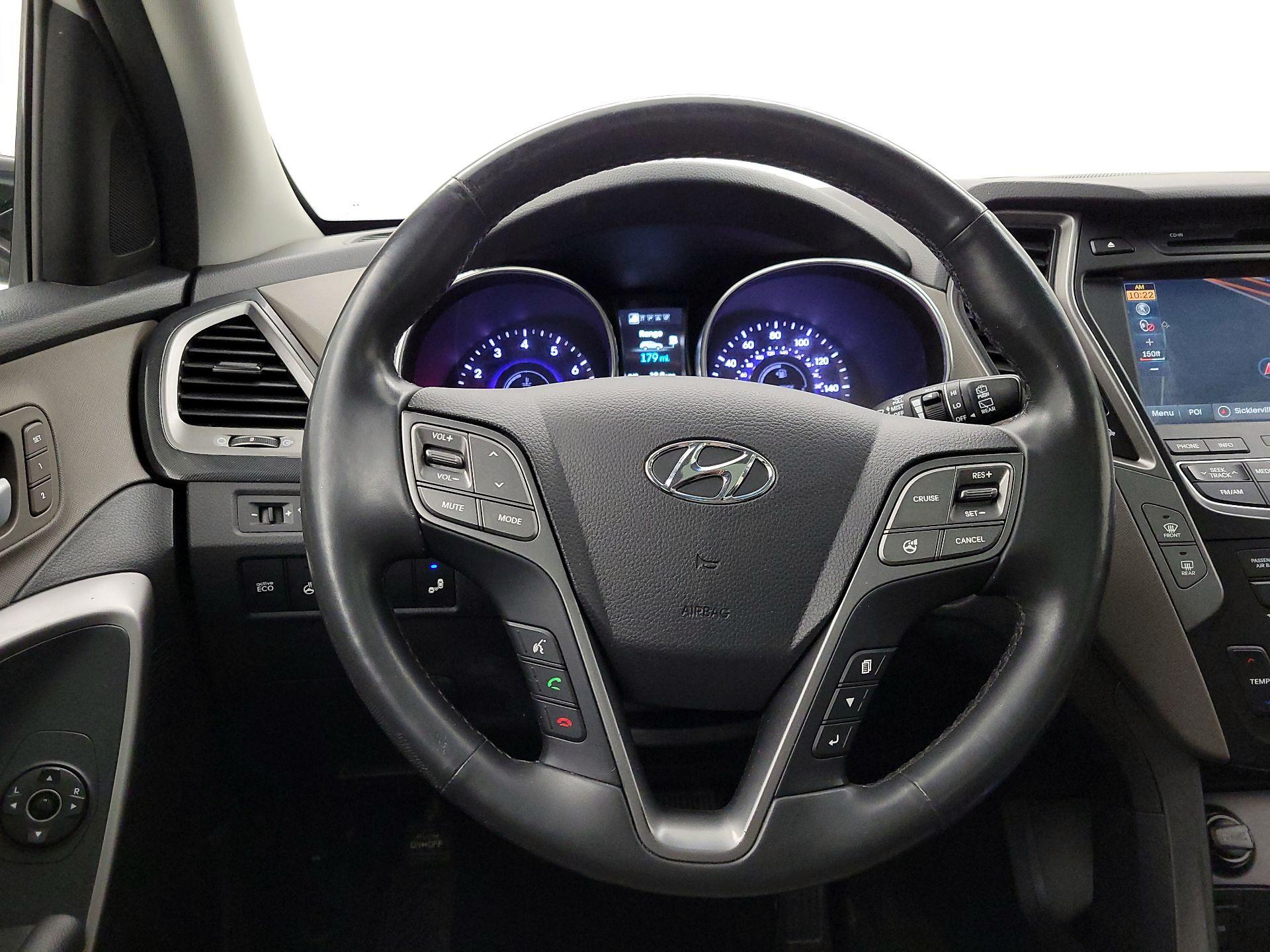 Thumbnail: 2016 Hyundai Santa Fe - 10