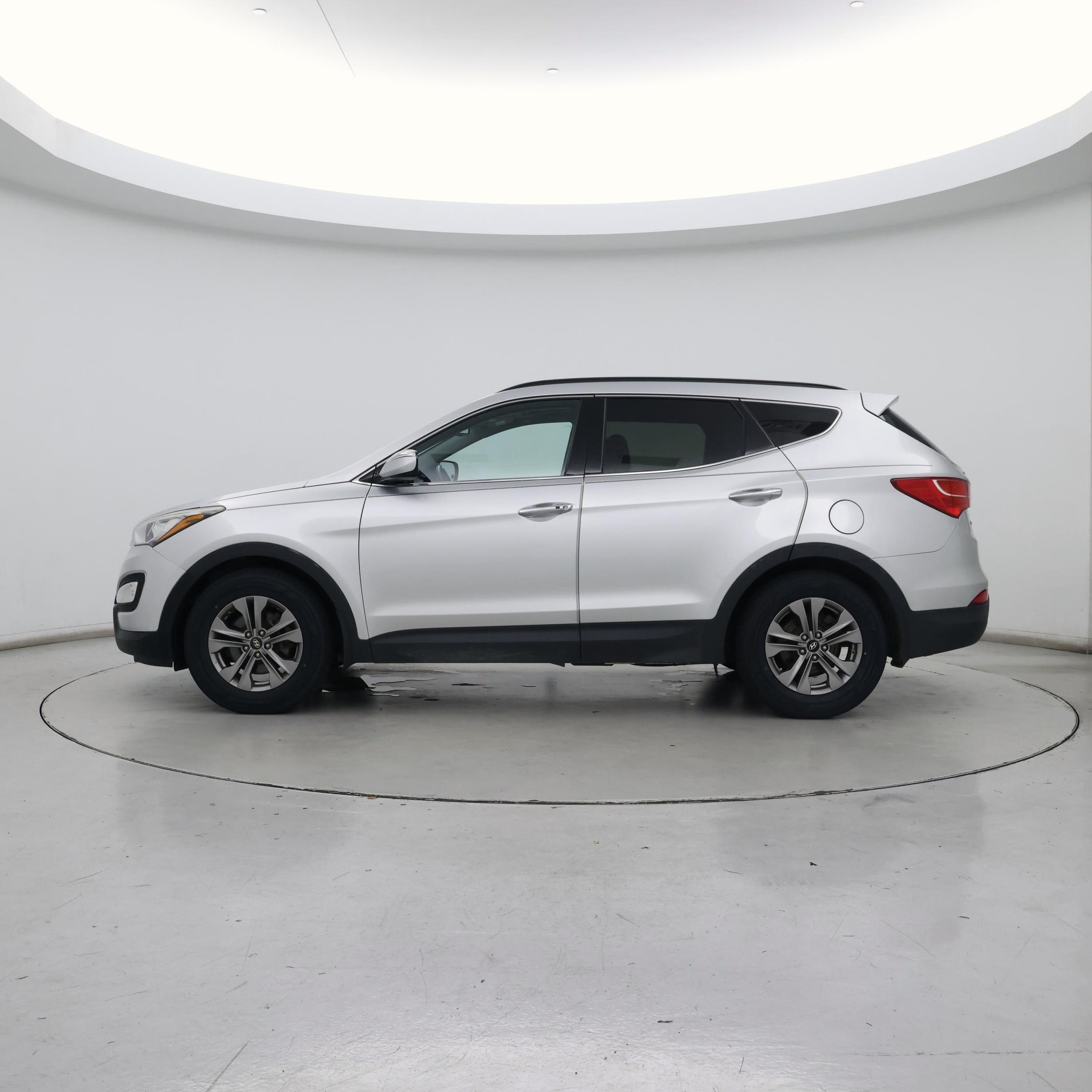 Thumbnail: 2016 Hyundai Santa Fe - 3