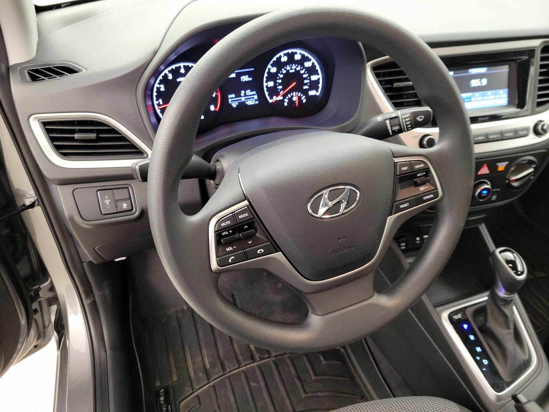 Thumbnail: 2022 Hyundai Accent - 10