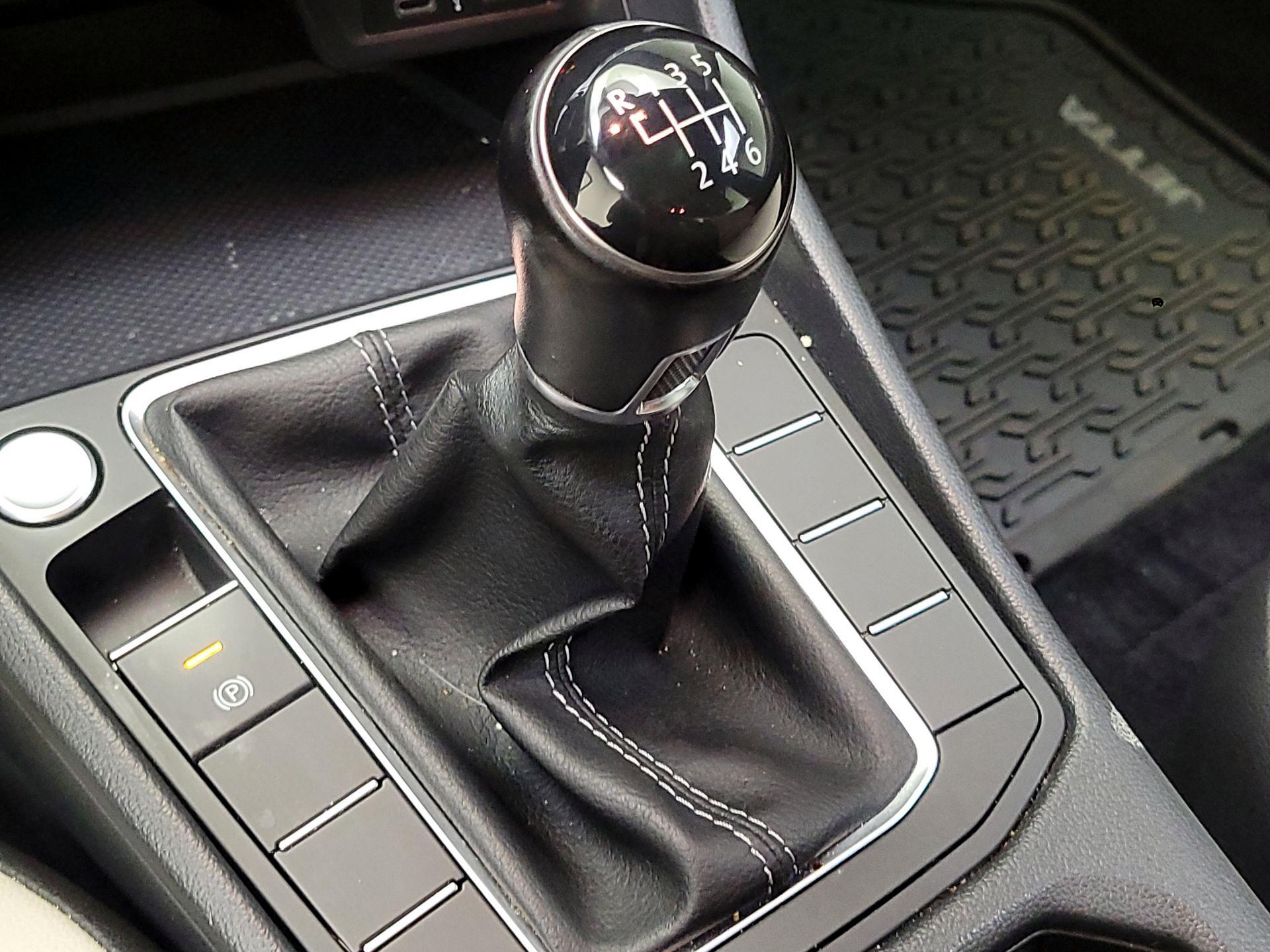 Thumbnail: 2020 Volkswagen Jetta - 17