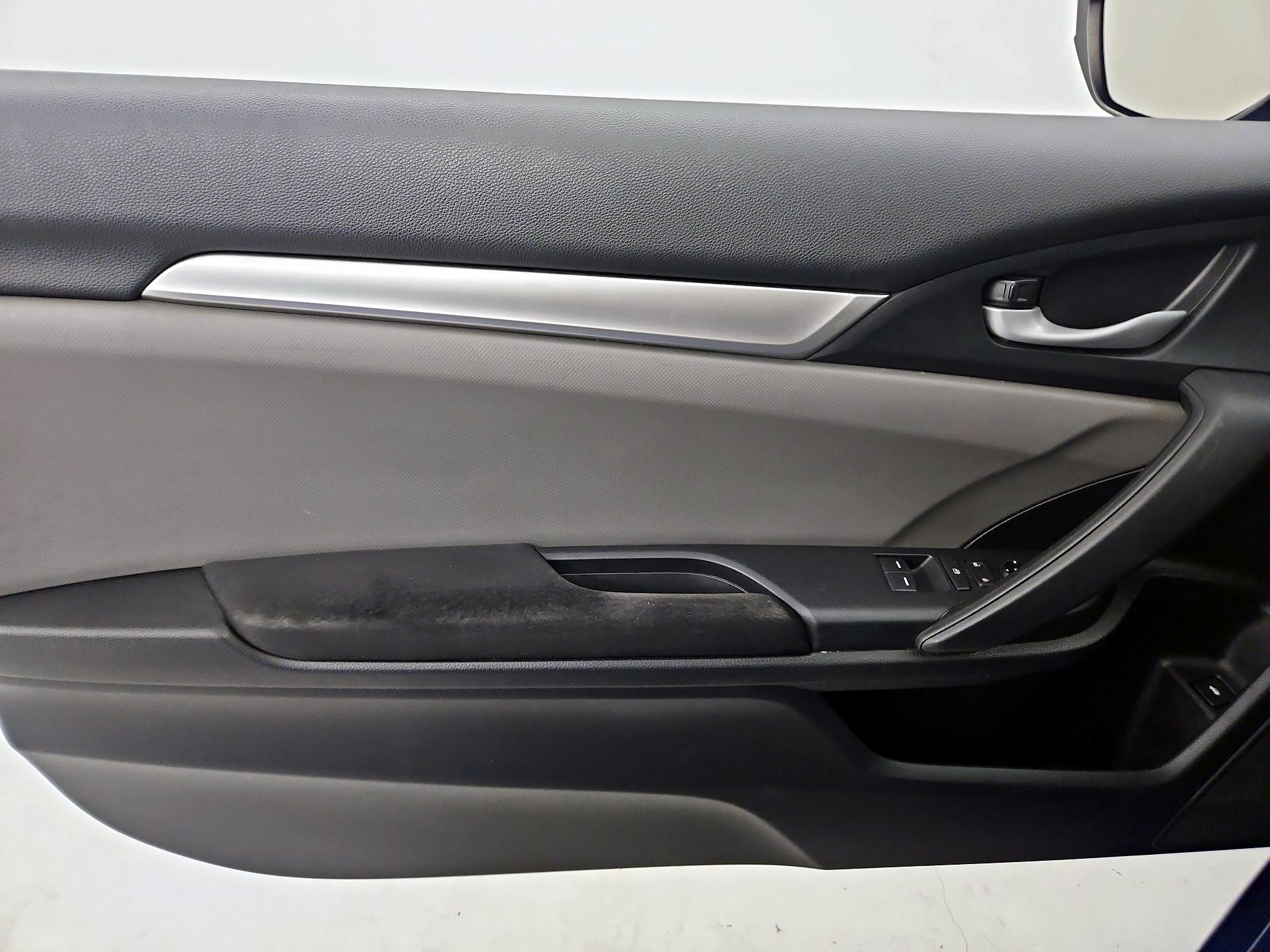 Thumbnail: 2017 Honda Civic - 12
