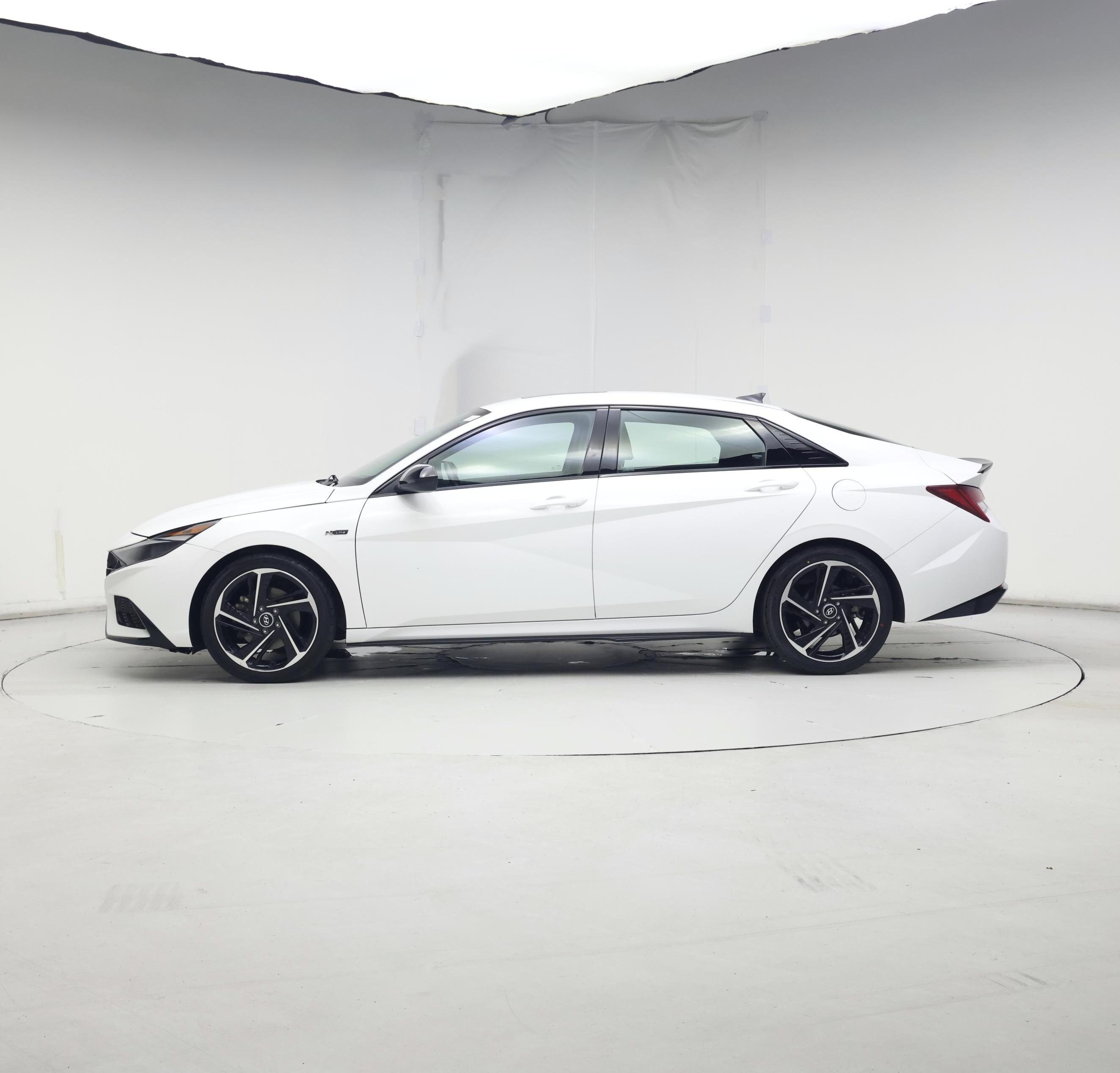 Thumbnail: 2023 Hyundai Elantra - 3