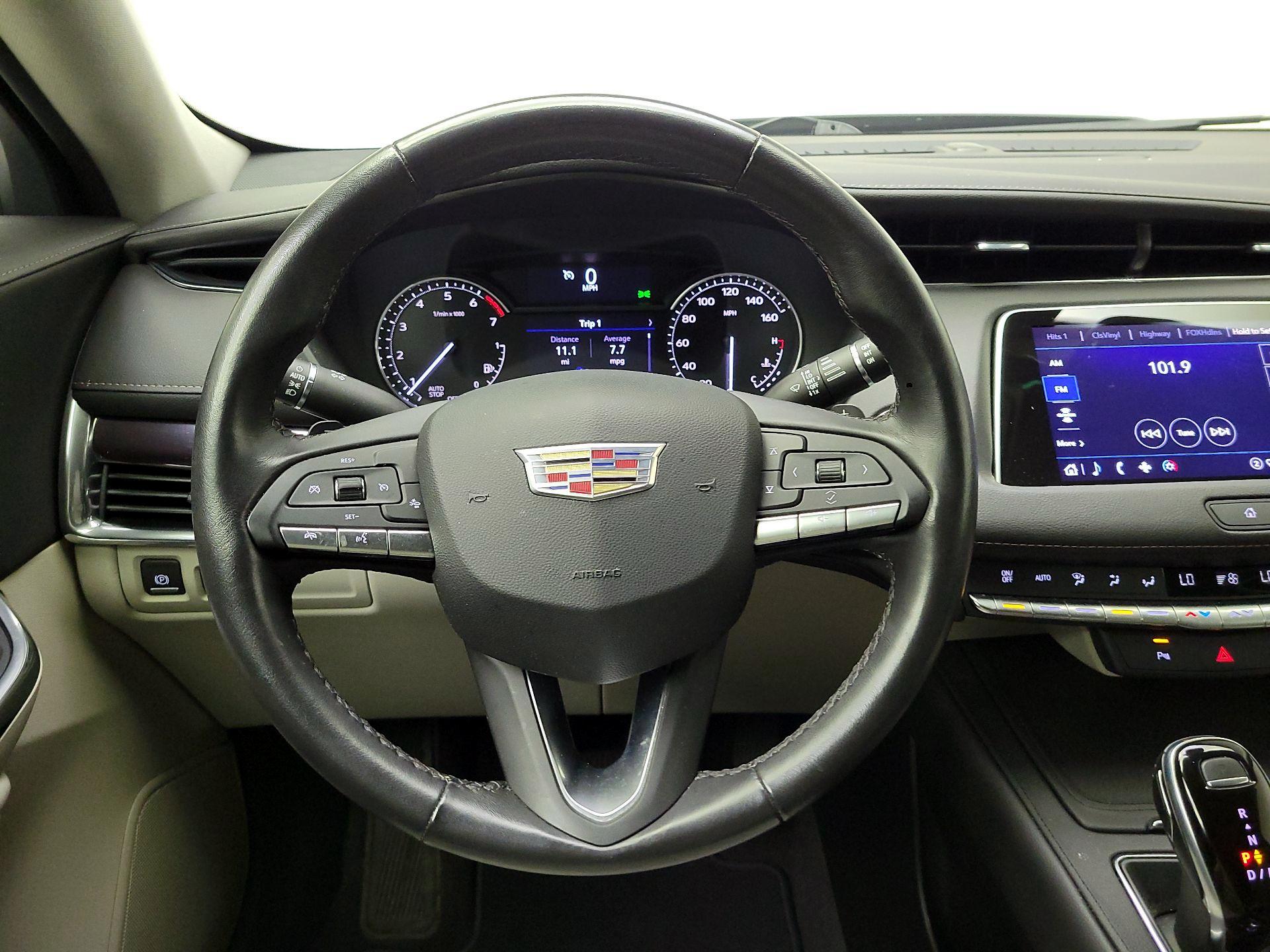 Thumbnail: 2021 Cadillac XT4 - 10