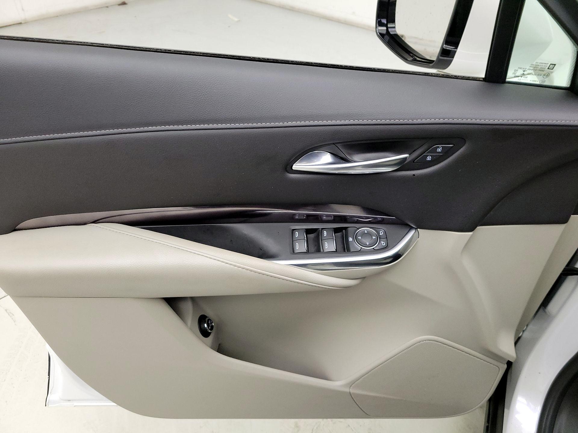Thumbnail: 2021 Cadillac XT4 - 12