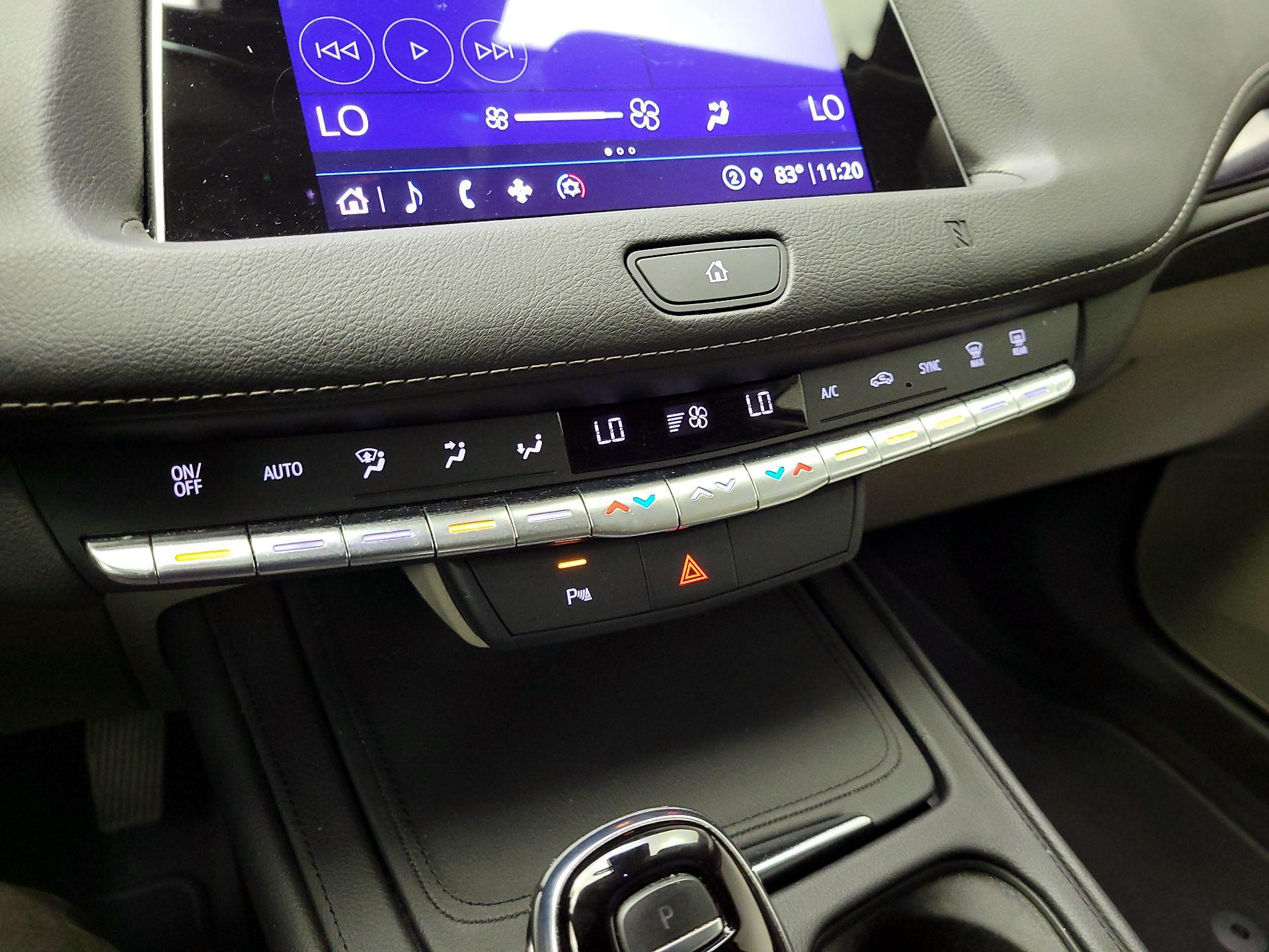 Thumbnail: 2021 Cadillac XT4 - 16