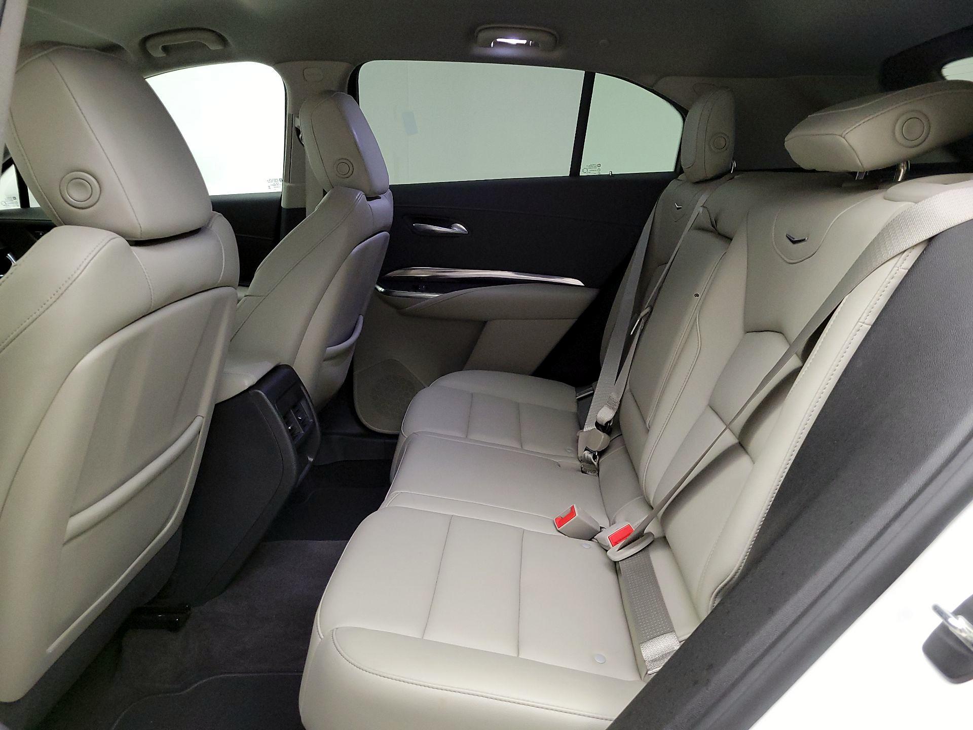 Thumbnail: 2021 Cadillac XT4 - 19
