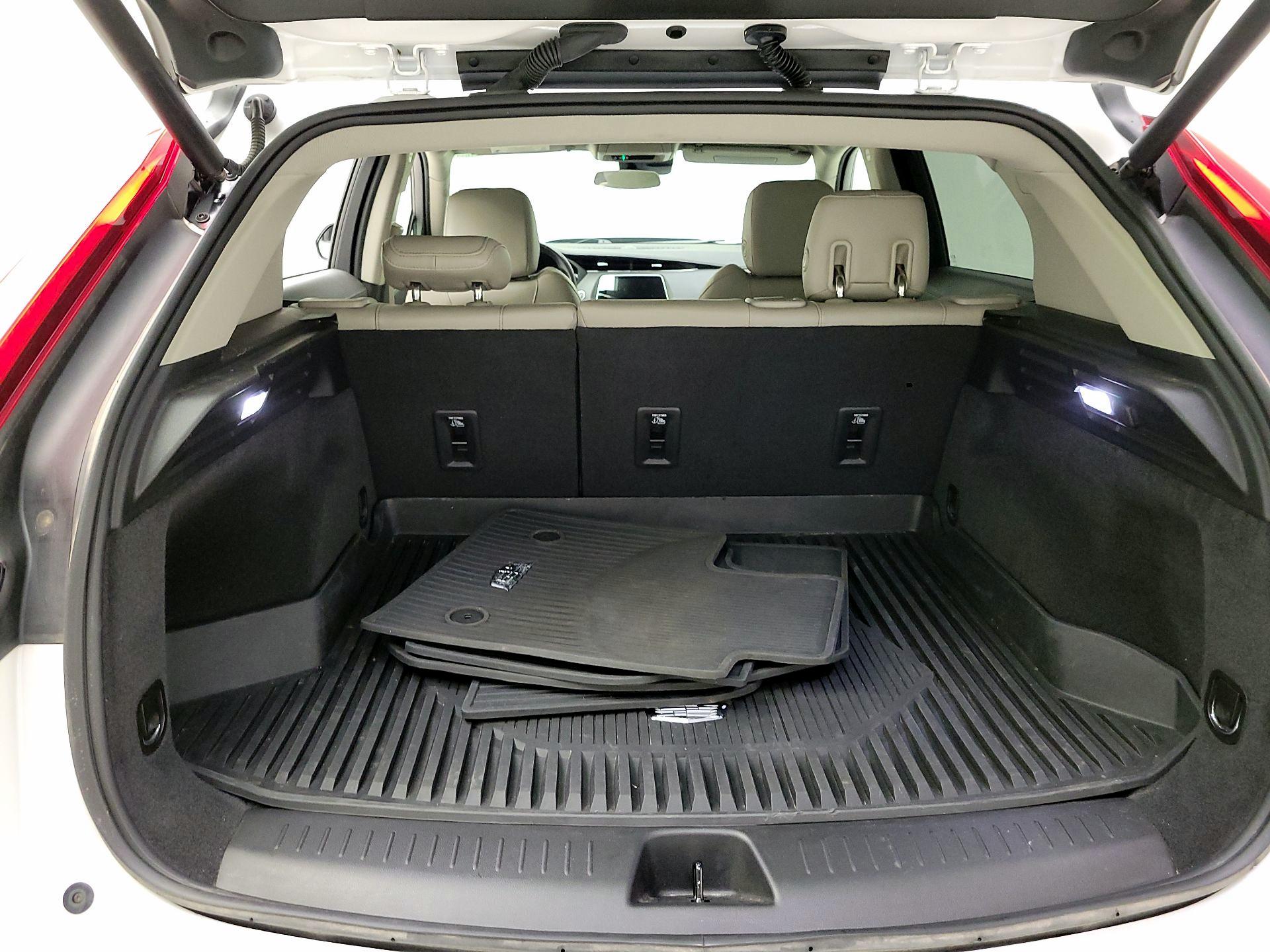 Thumbnail: 2021 Cadillac XT4 - 20