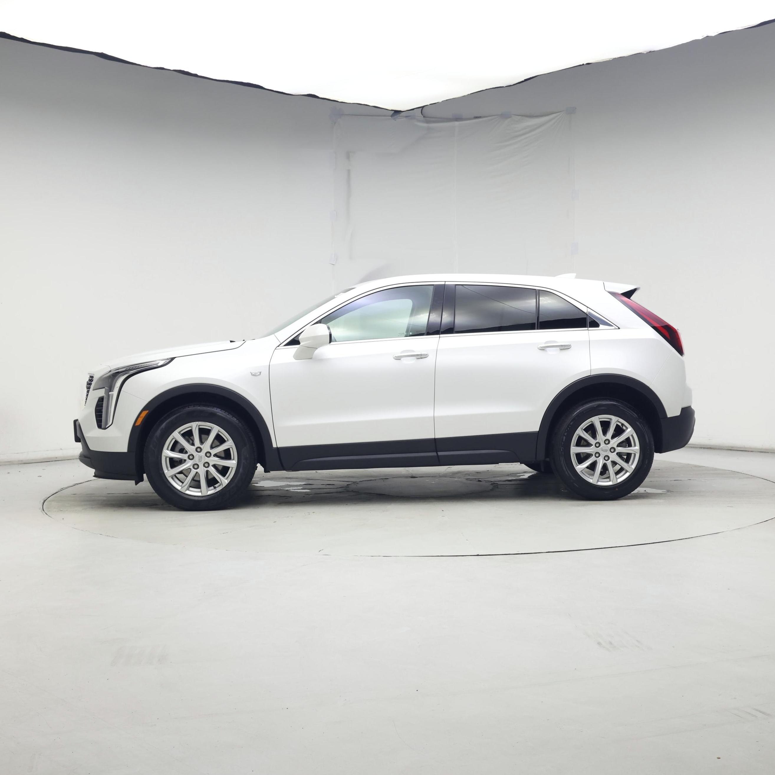 Thumbnail: 2021 Cadillac XT4 - 3