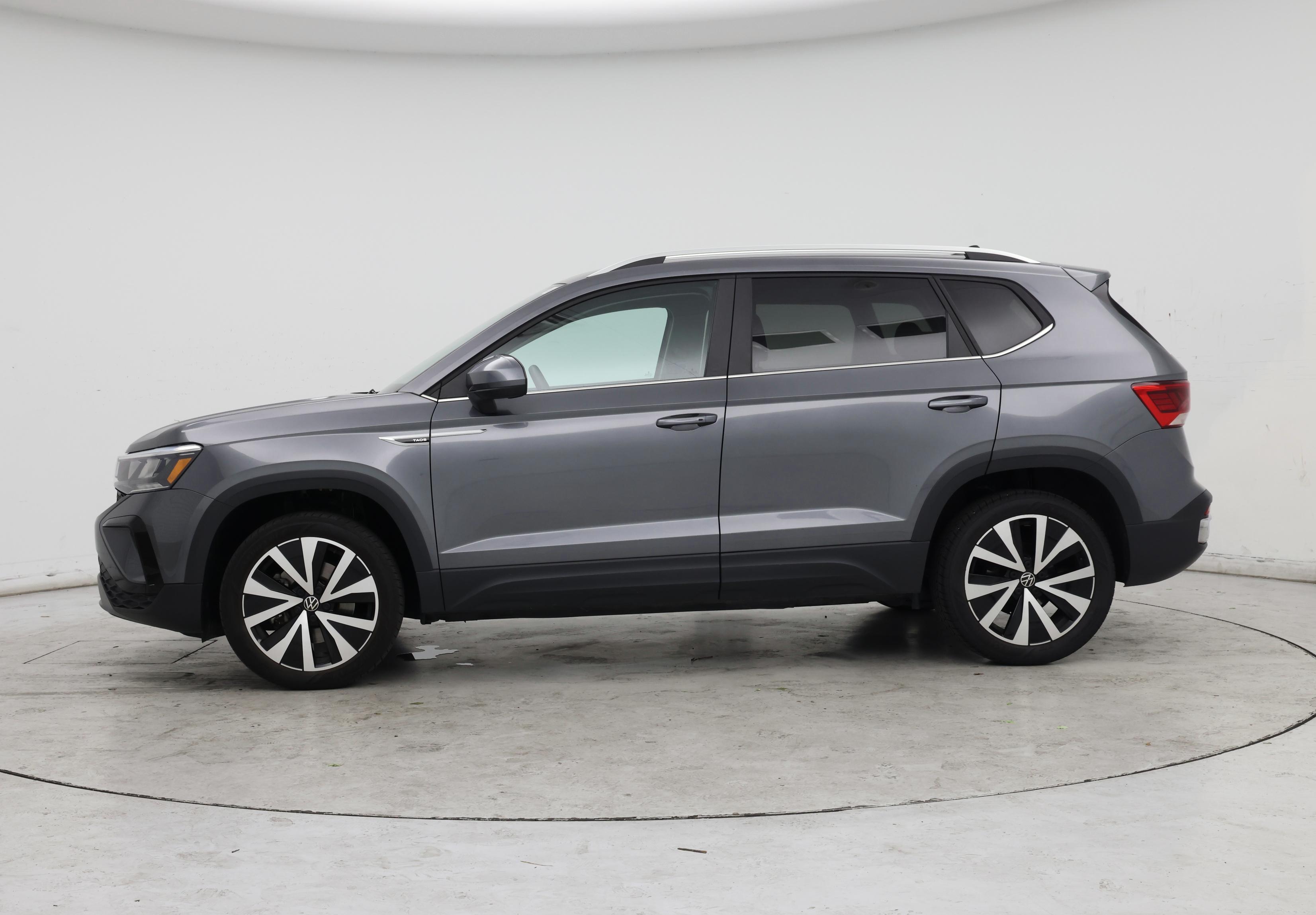 Thumbnail: 2022 Volkswagen Taos - 3
