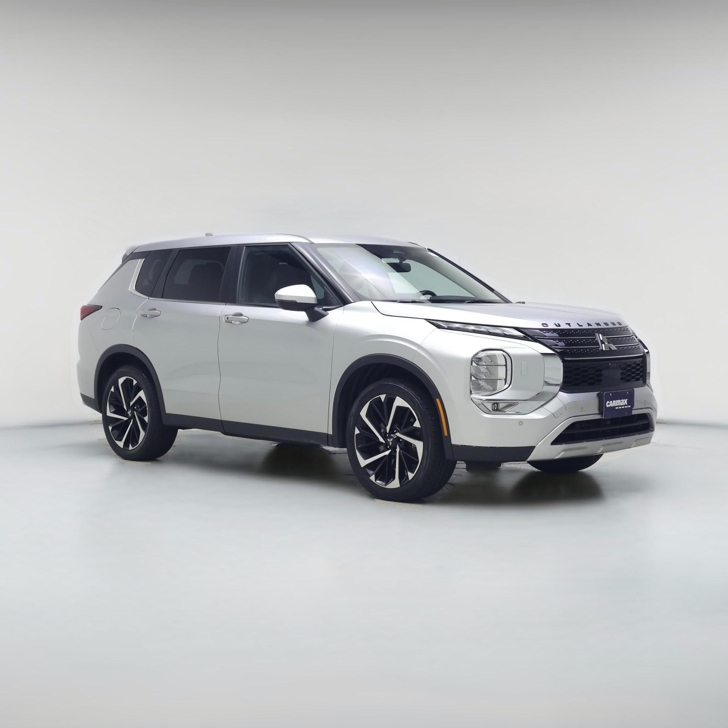 Thumbnail: 2022 Mitsubishi Outlander - 1