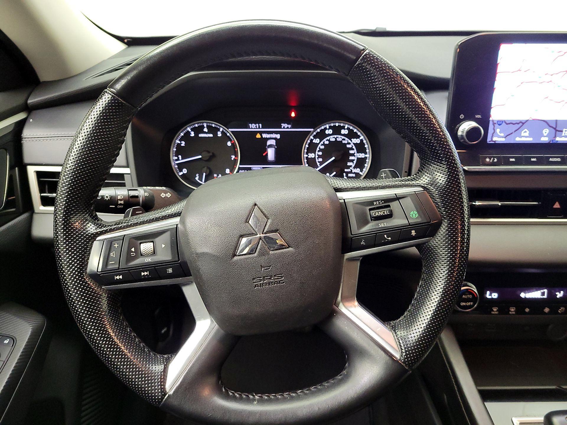 Thumbnail: 2022 Mitsubishi Outlander - 10