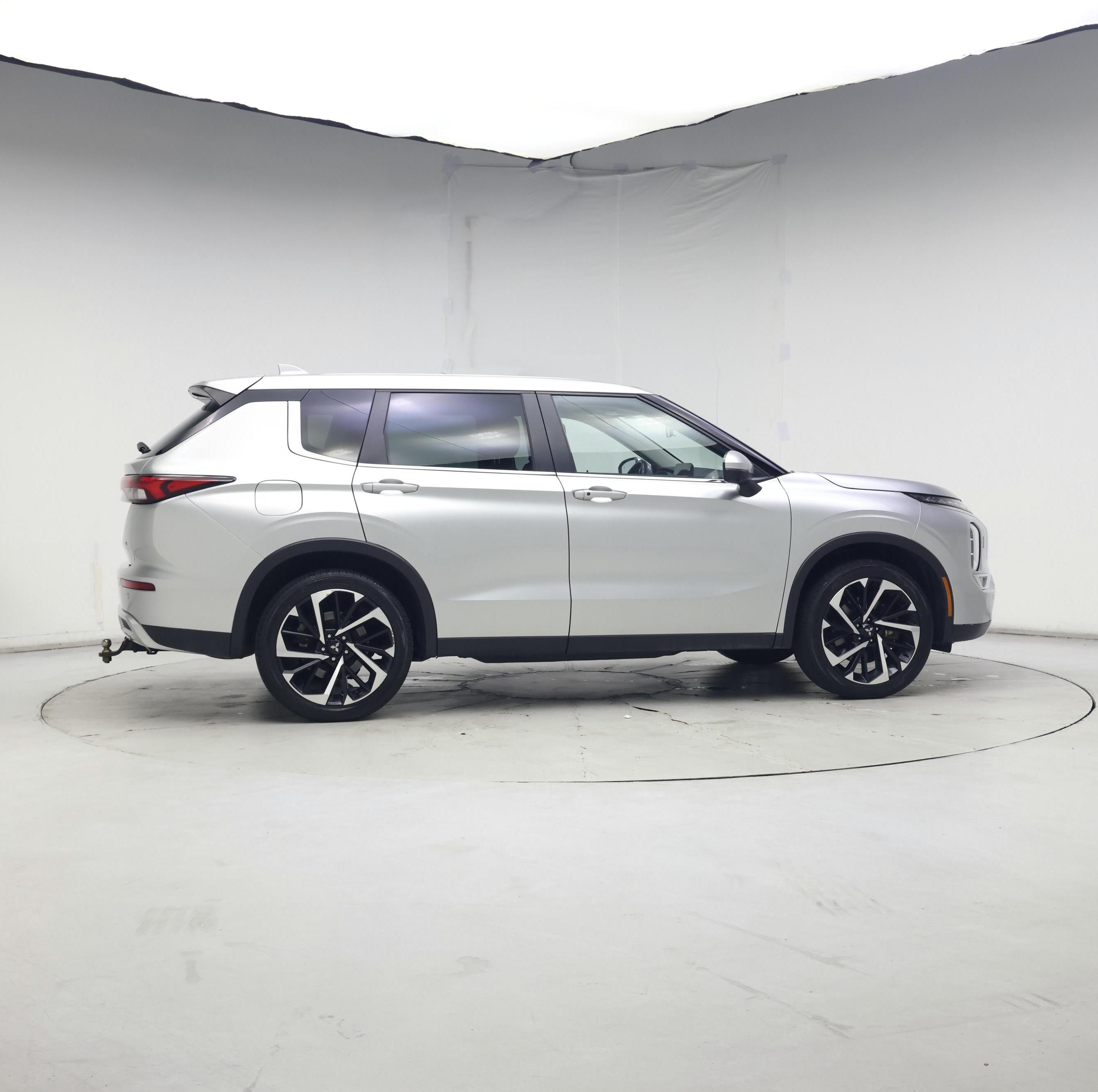 Thumbnail: 2022 Mitsubishi Outlander - 7