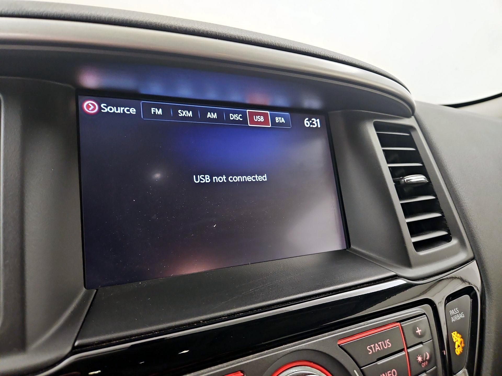 Thumbnail: 2019 Nissan Pathfinder - 16