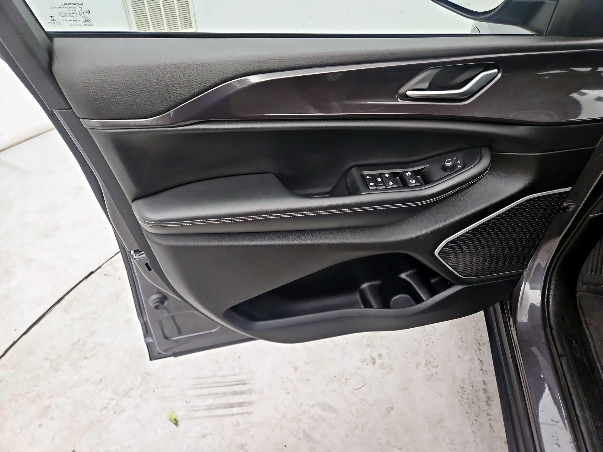 Thumbnail: 2022 Jeep Grand Cherokee L - 12
