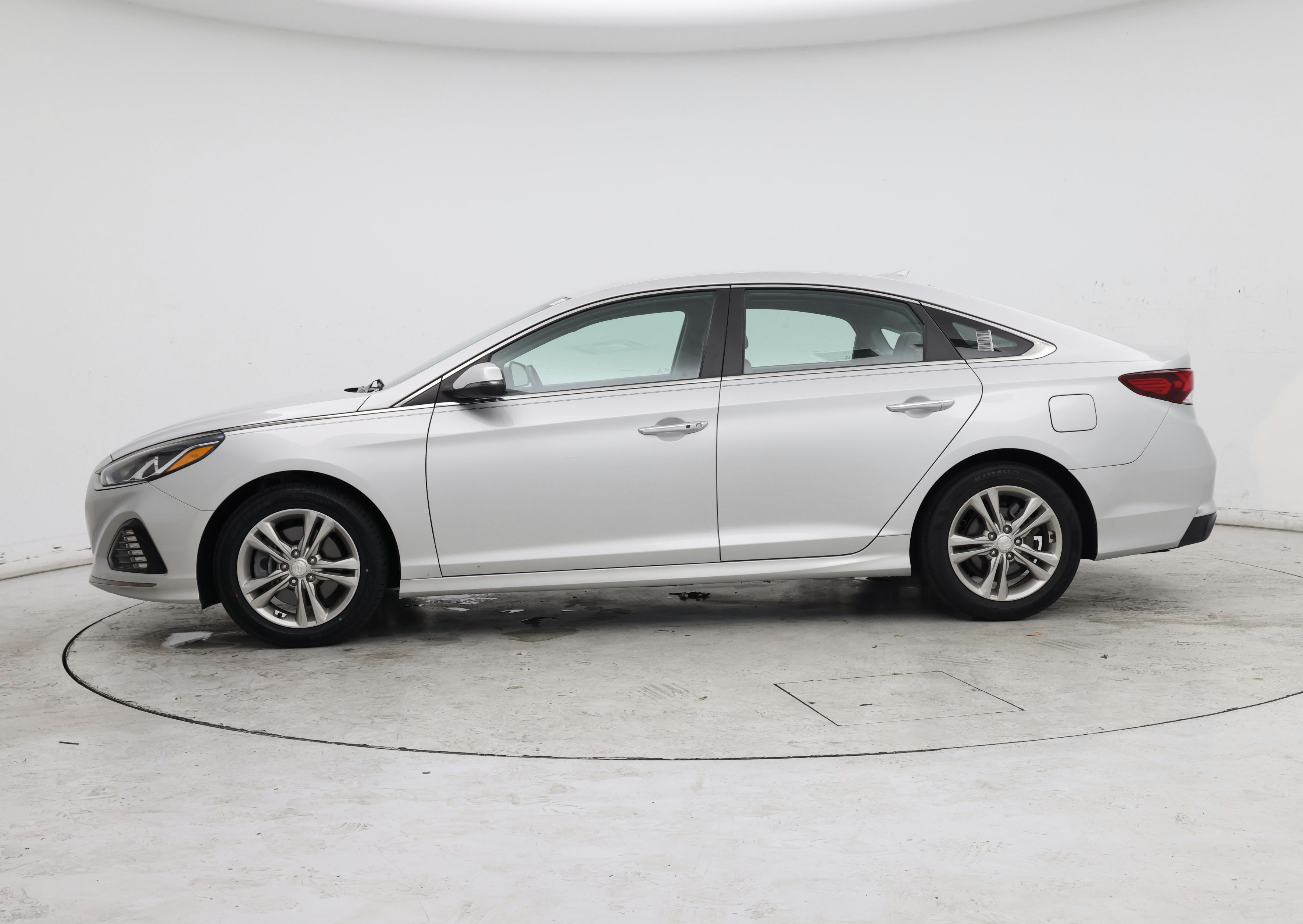 Thumbnail: 2019 Hyundai Sonata - 3