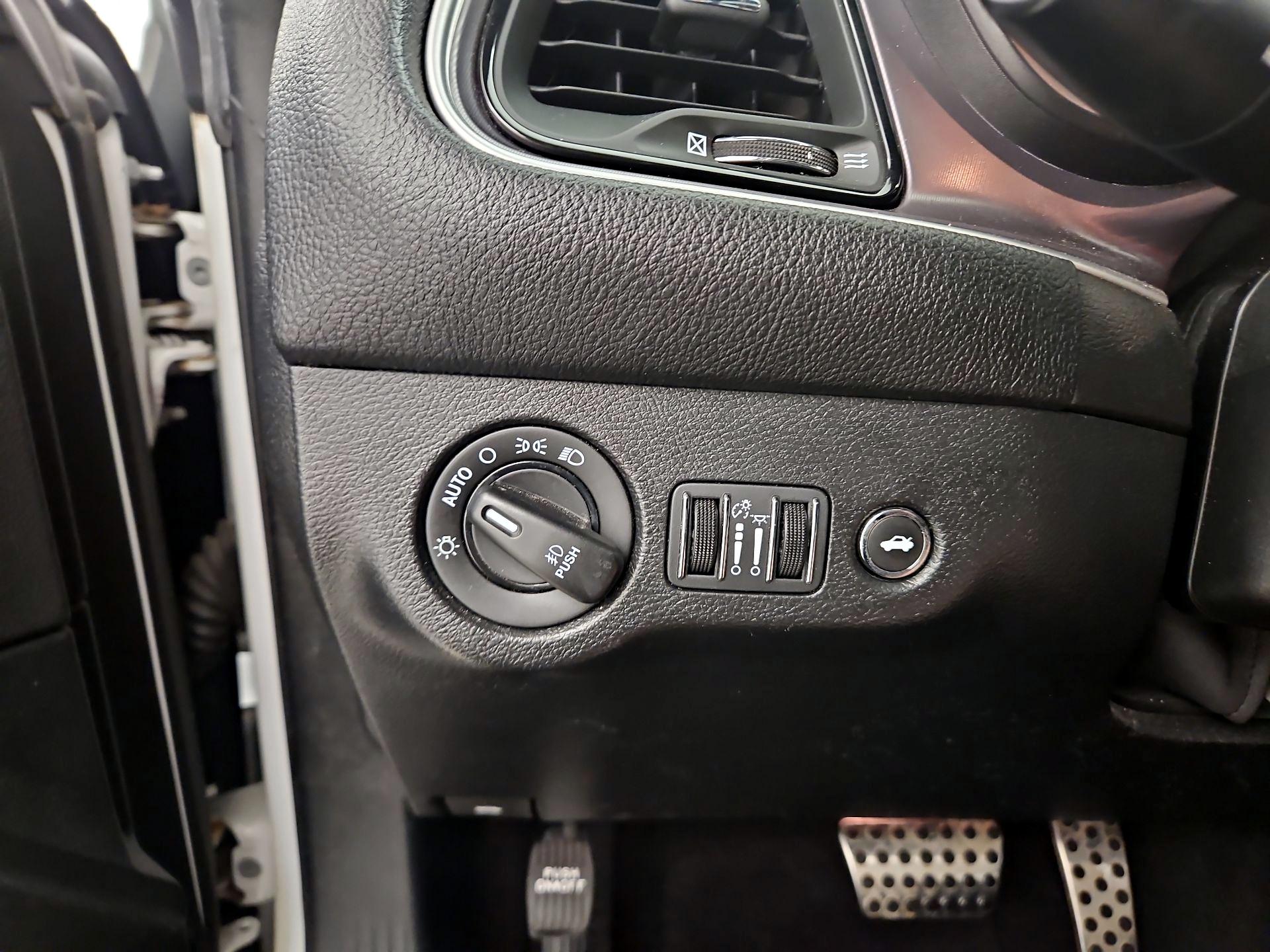 Thumbnail: 2019 Dodge Challenger - 13