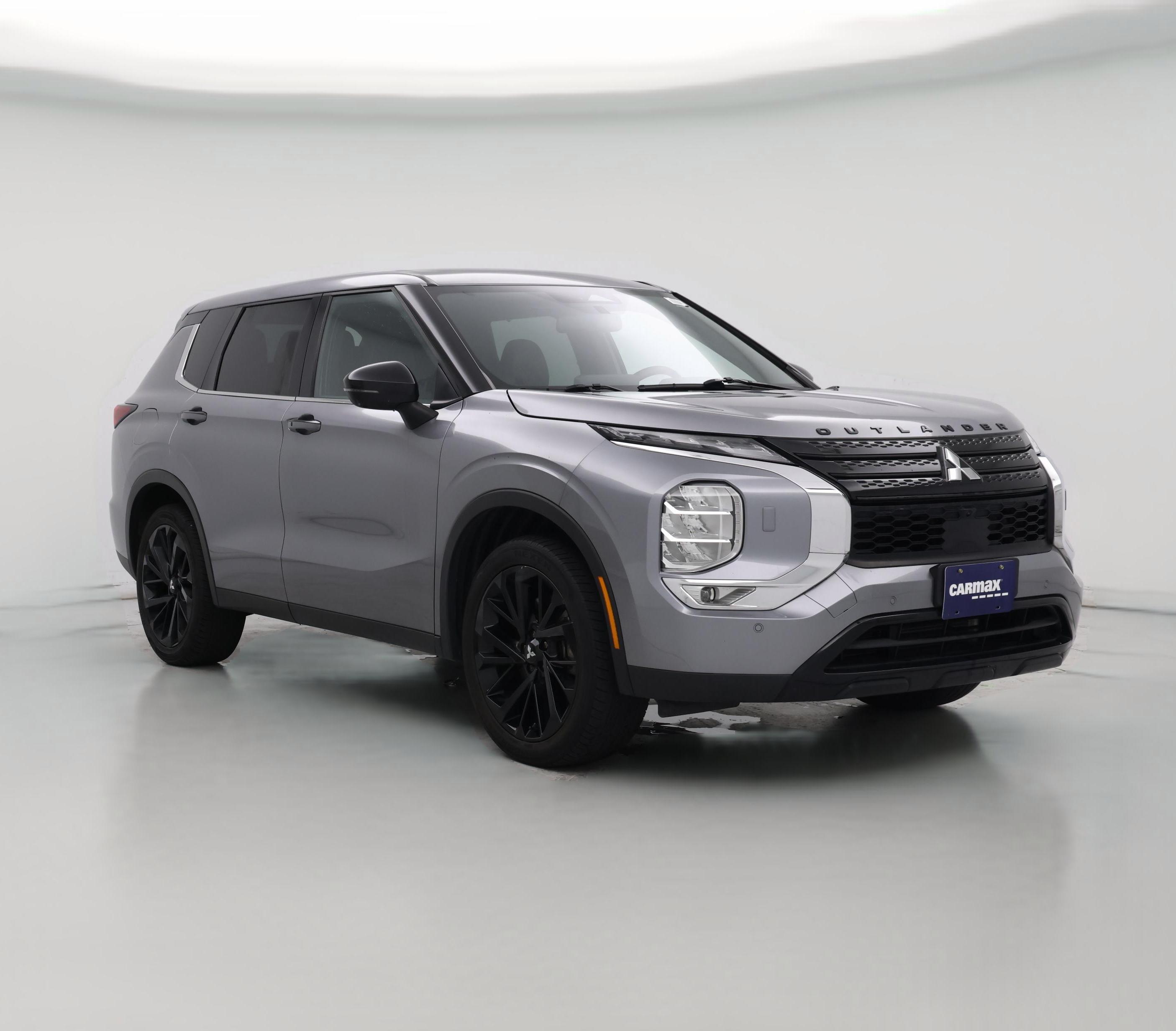 Thumbnail: 2023 Mitsubishi Outlander - 1