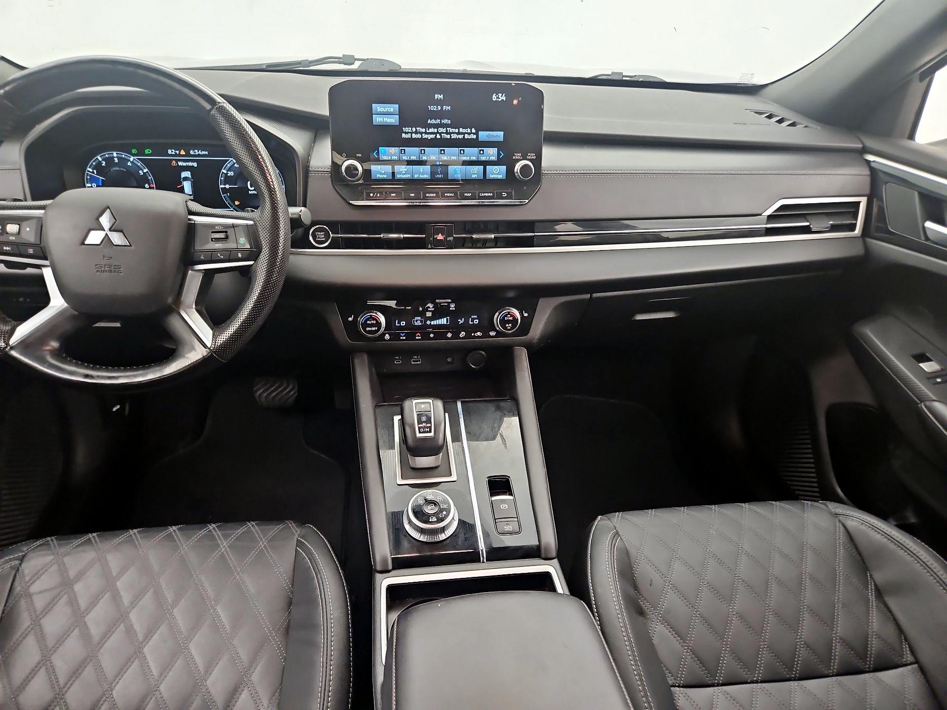 Thumbnail: 2023 Mitsubishi Outlander - 9