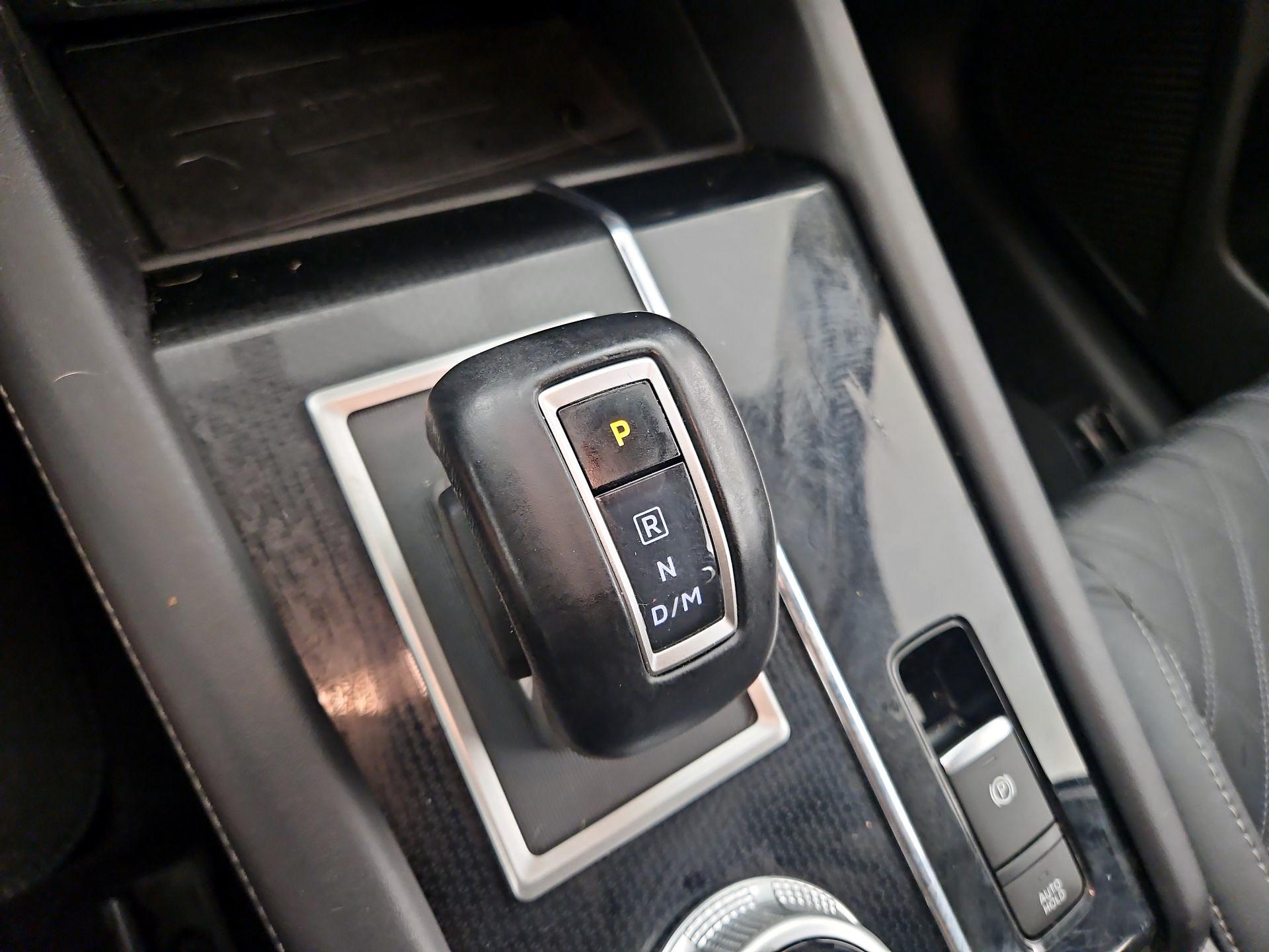 Thumbnail: 2023 Mitsubishi Outlander - 17