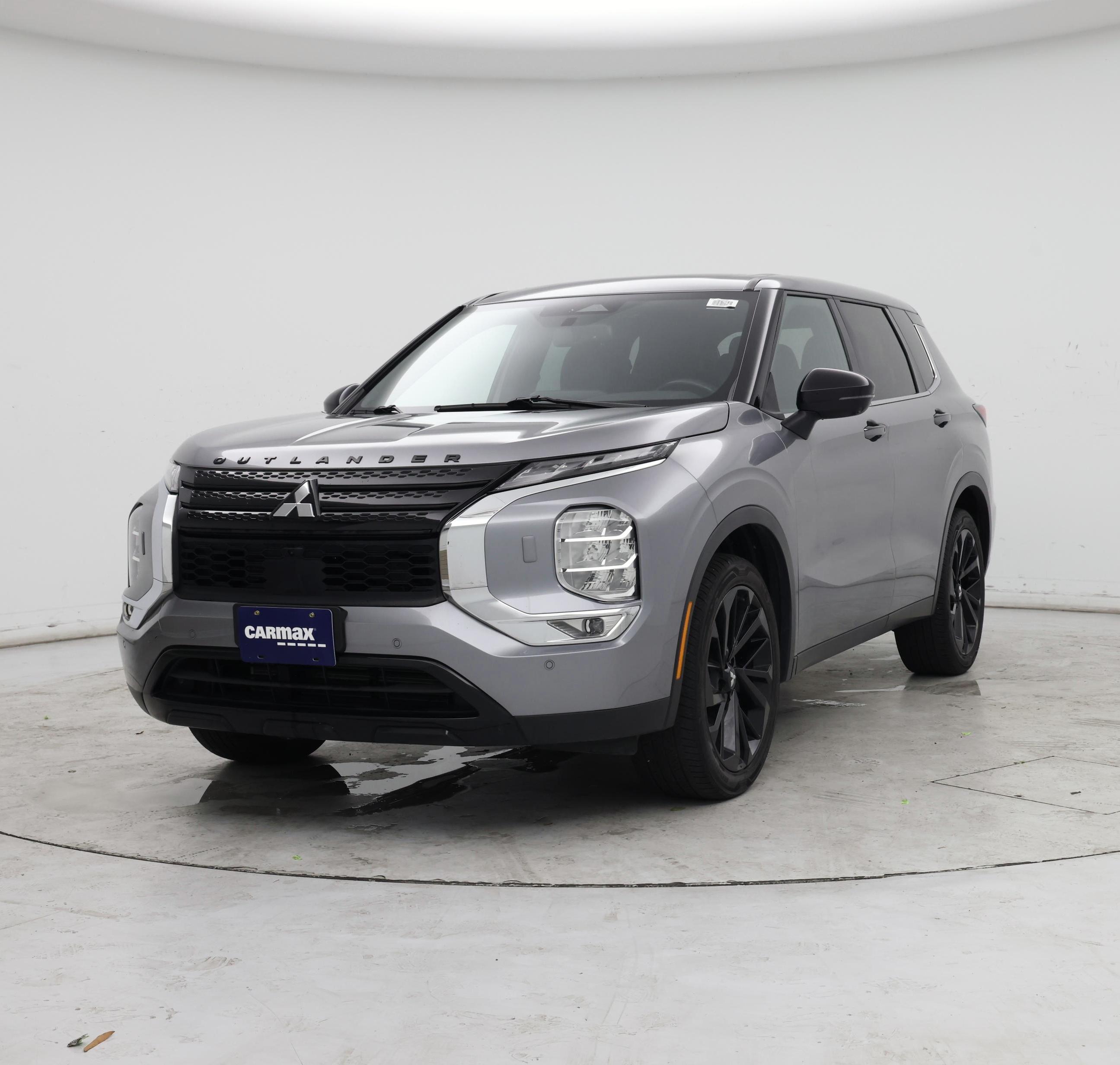 Thumbnail: 2023 Mitsubishi Outlander - 4