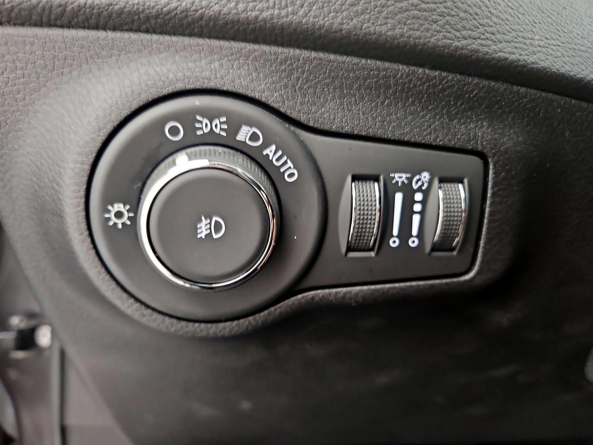 Thumbnail: 2019 Jeep Compass - 13