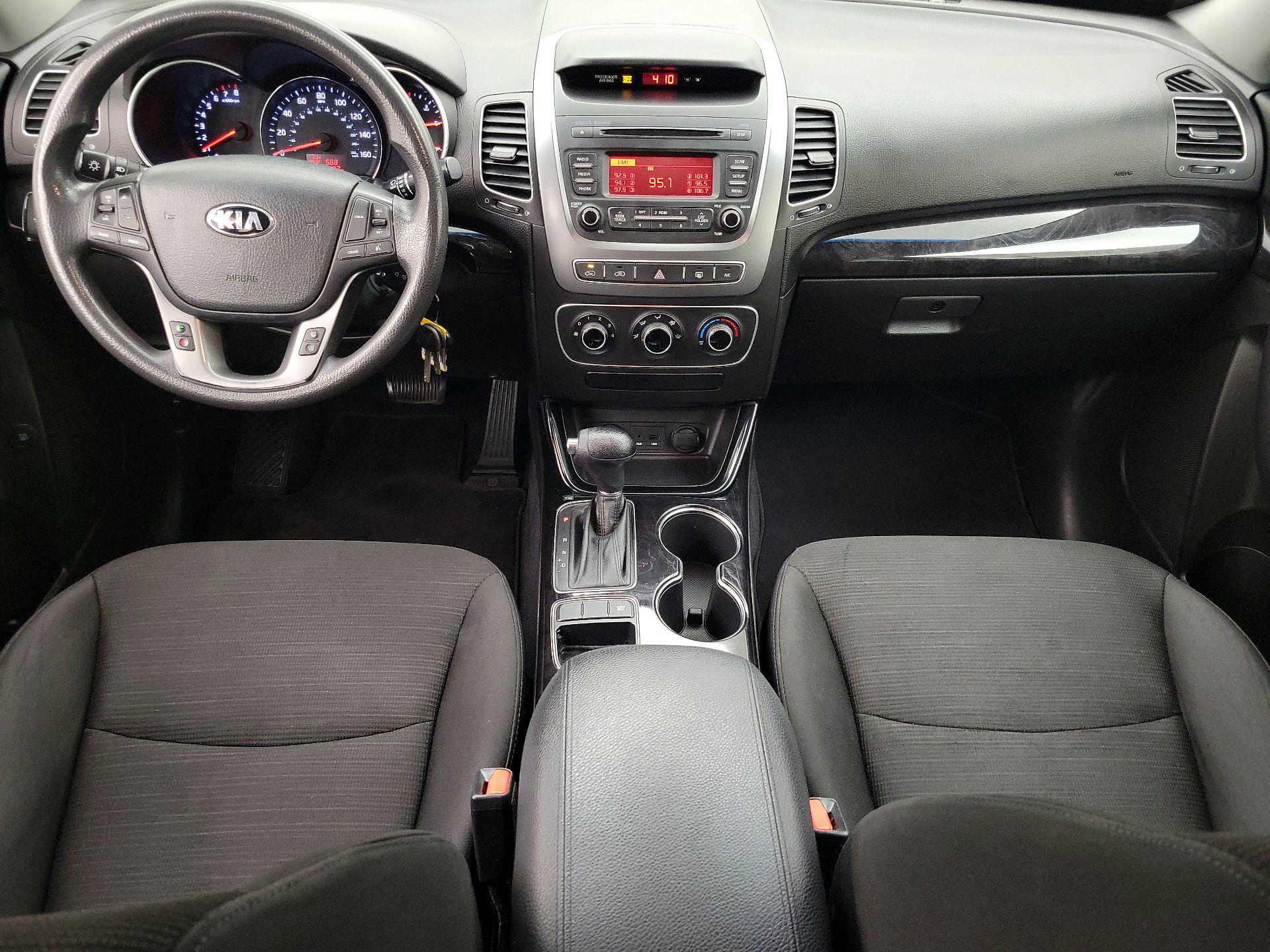 Thumbnail: 2015 Kia Sorento - 9
