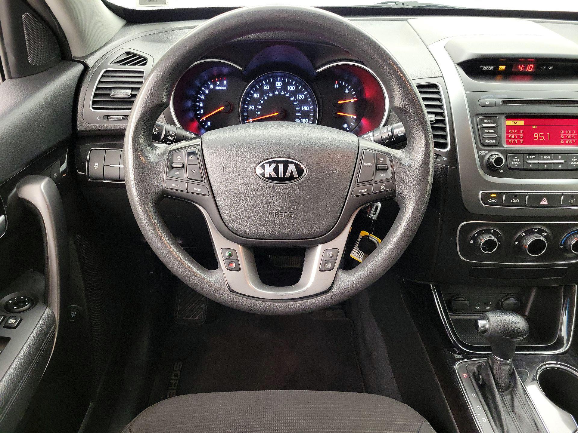Thumbnail: 2015 Kia Sorento - 10