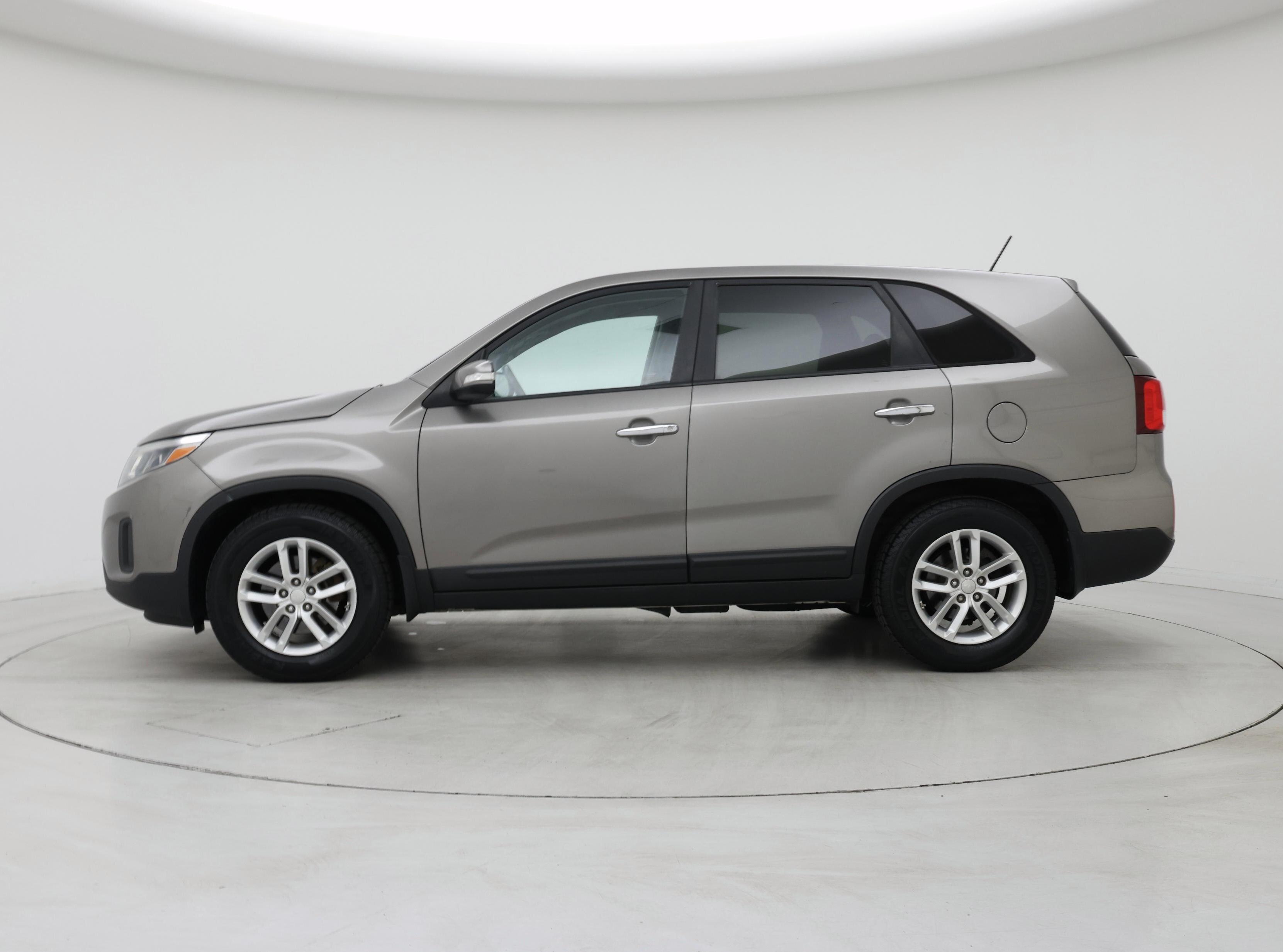 Thumbnail: 2015 Kia Sorento - 3