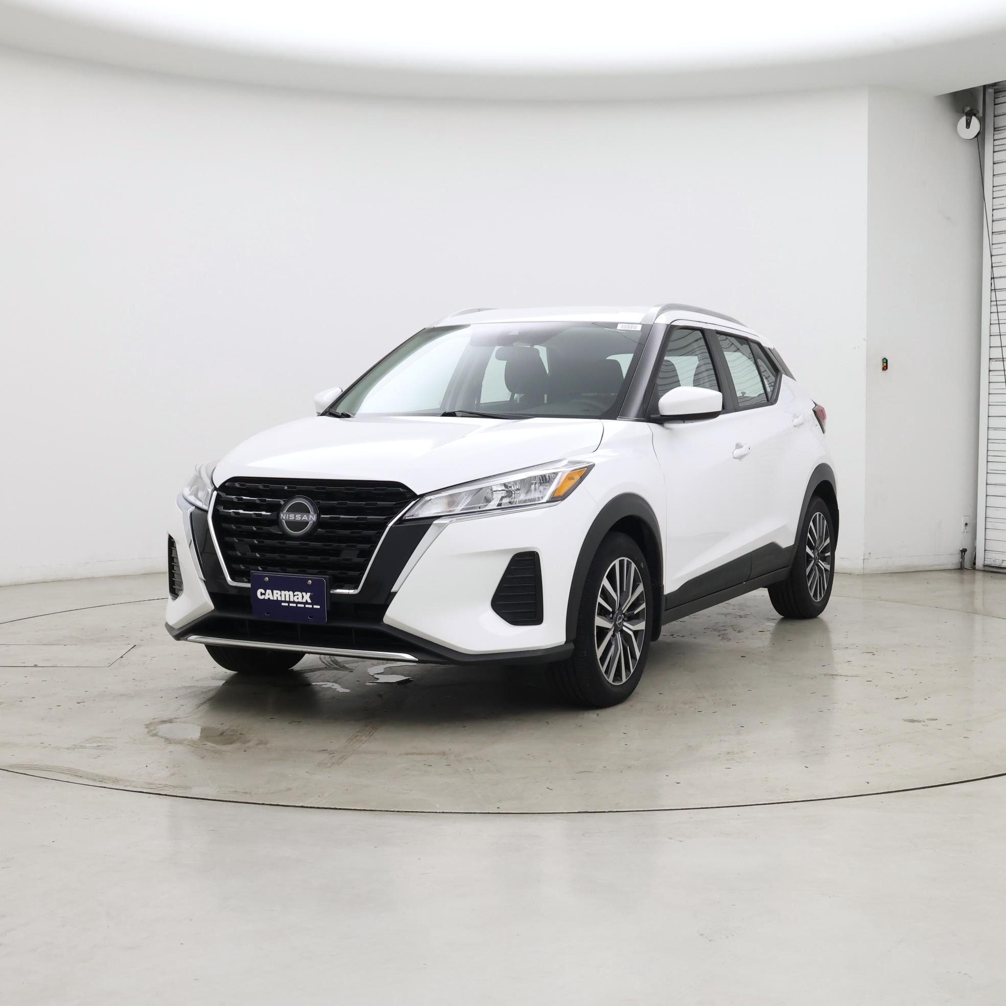 Thumbnail: 2023 Nissan Kicks - 4