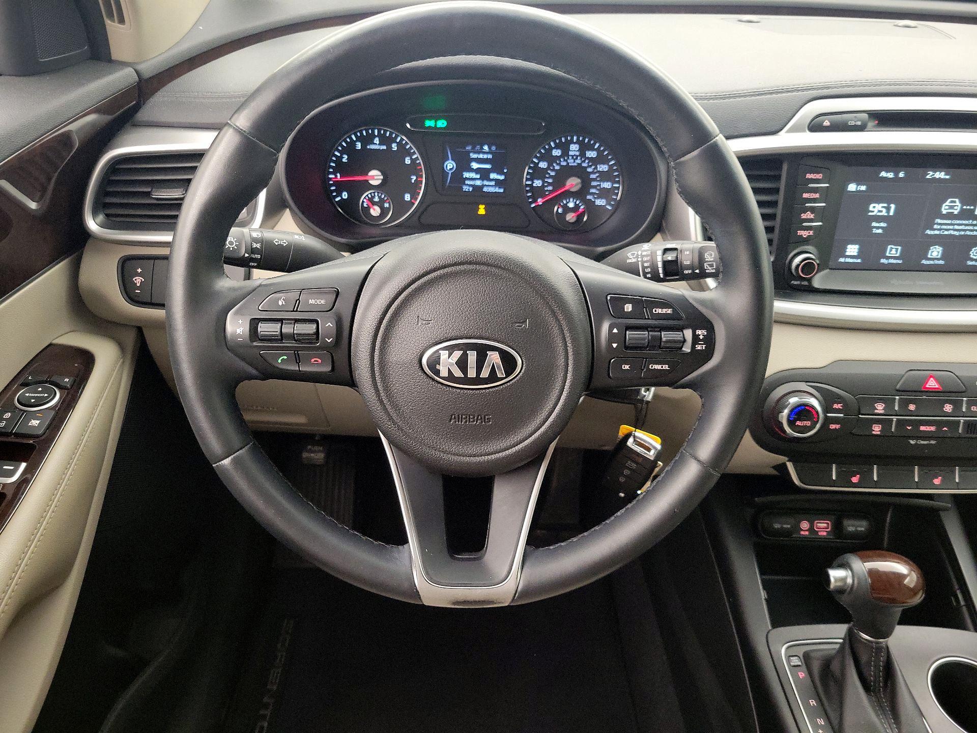 Thumbnail: 2017 Kia Sorento - 10