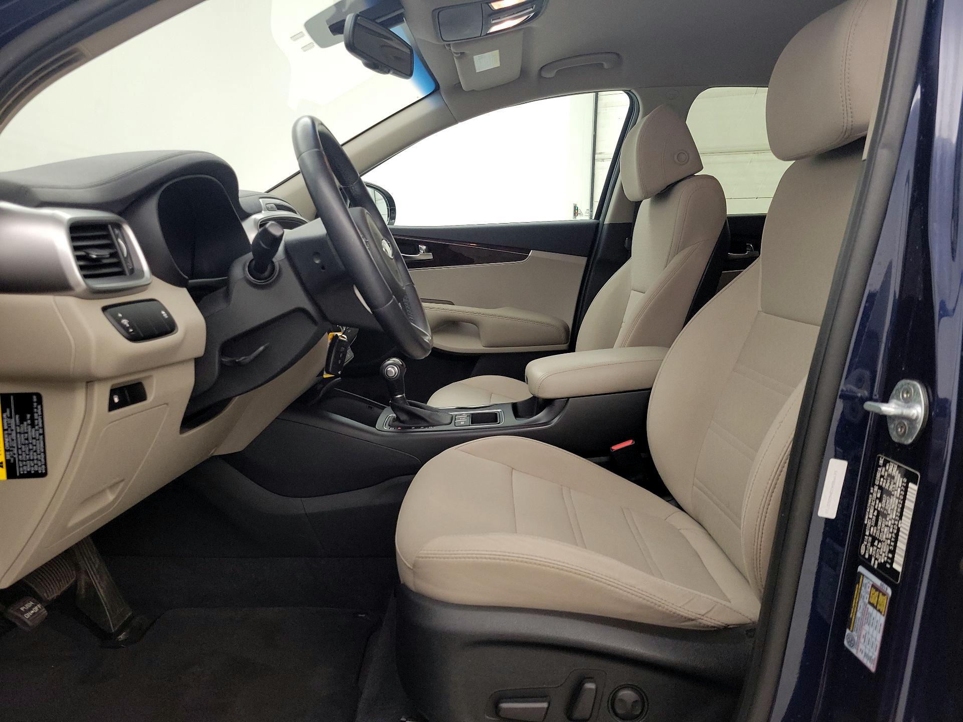 Thumbnail: 2017 Kia Sorento - 11