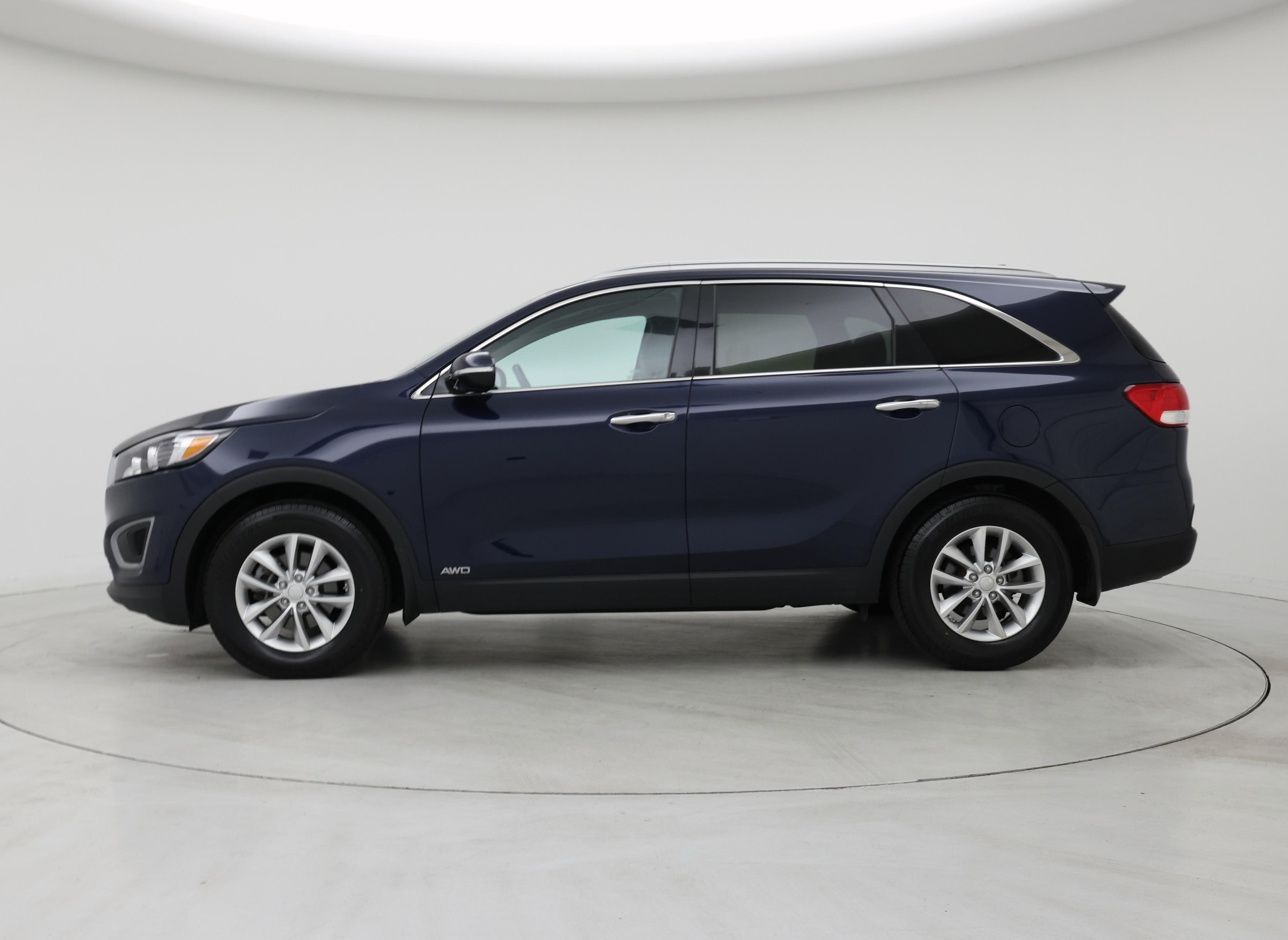 Thumbnail: 2017 Kia Sorento - 3