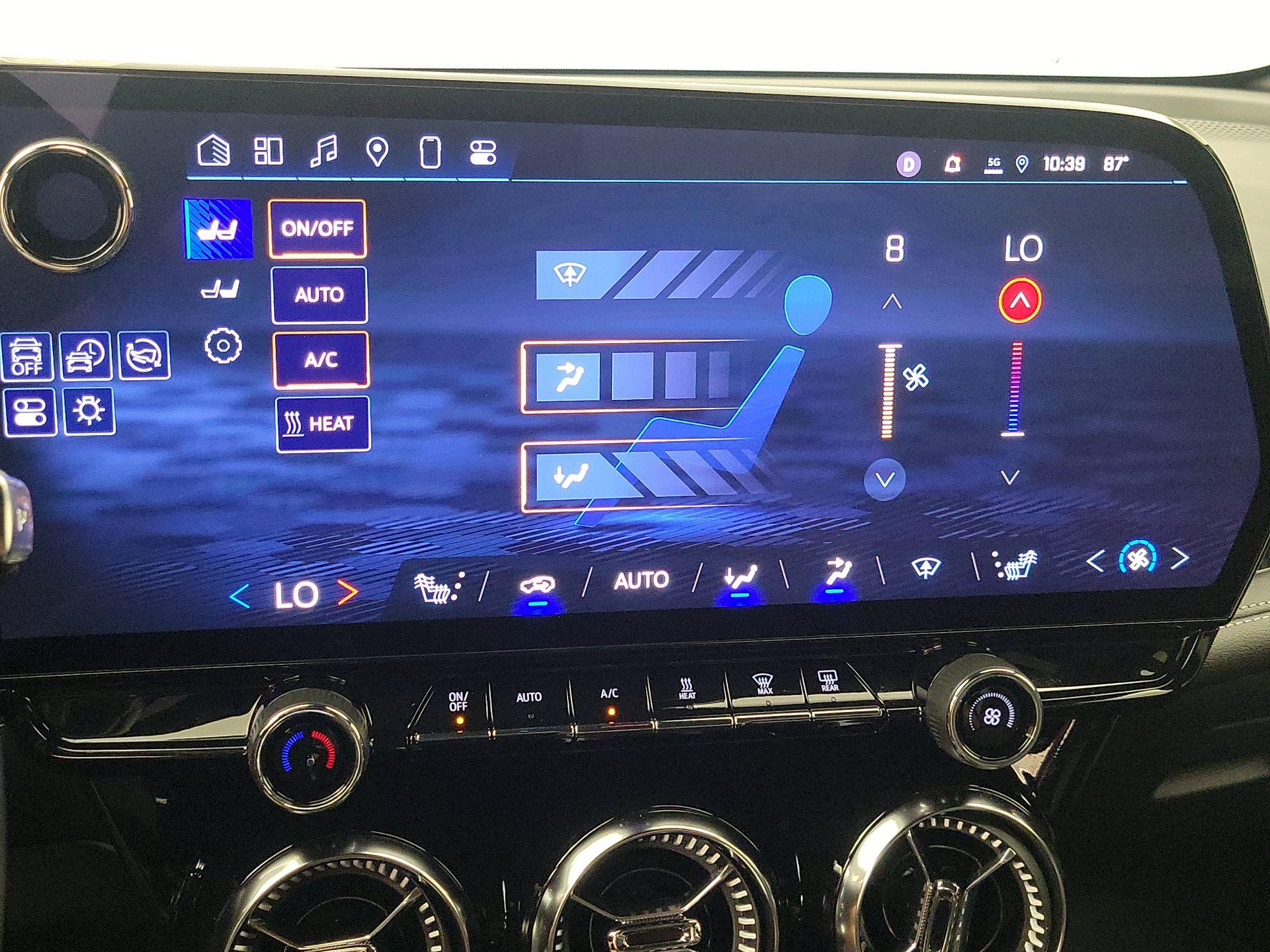Thumbnail: 2025 Chevrolet Blazer EV - 17
