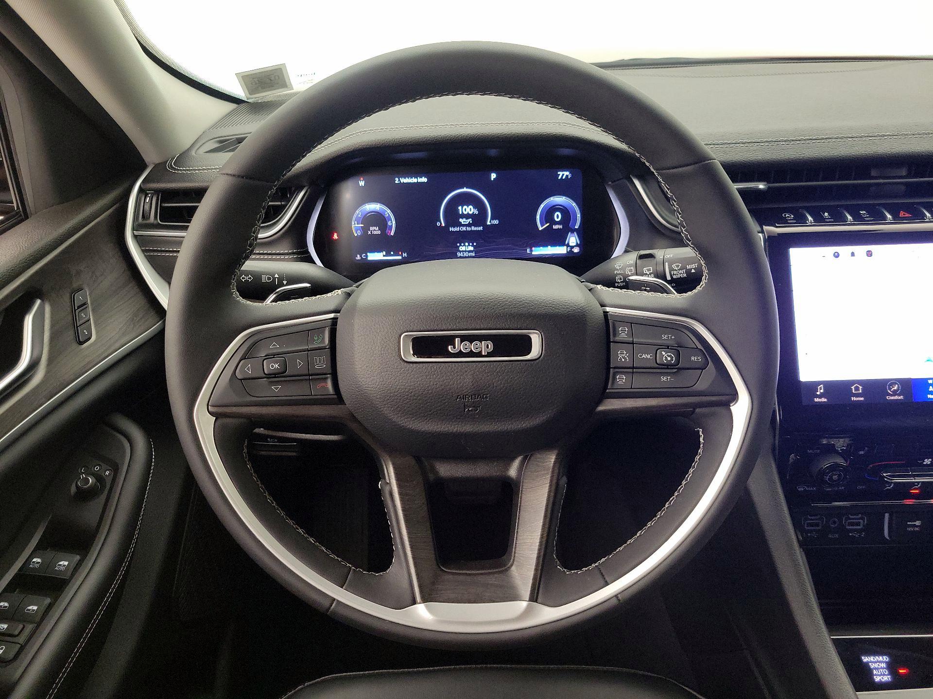 Thumbnail: 2023 Jeep Grand Cherokee - 10